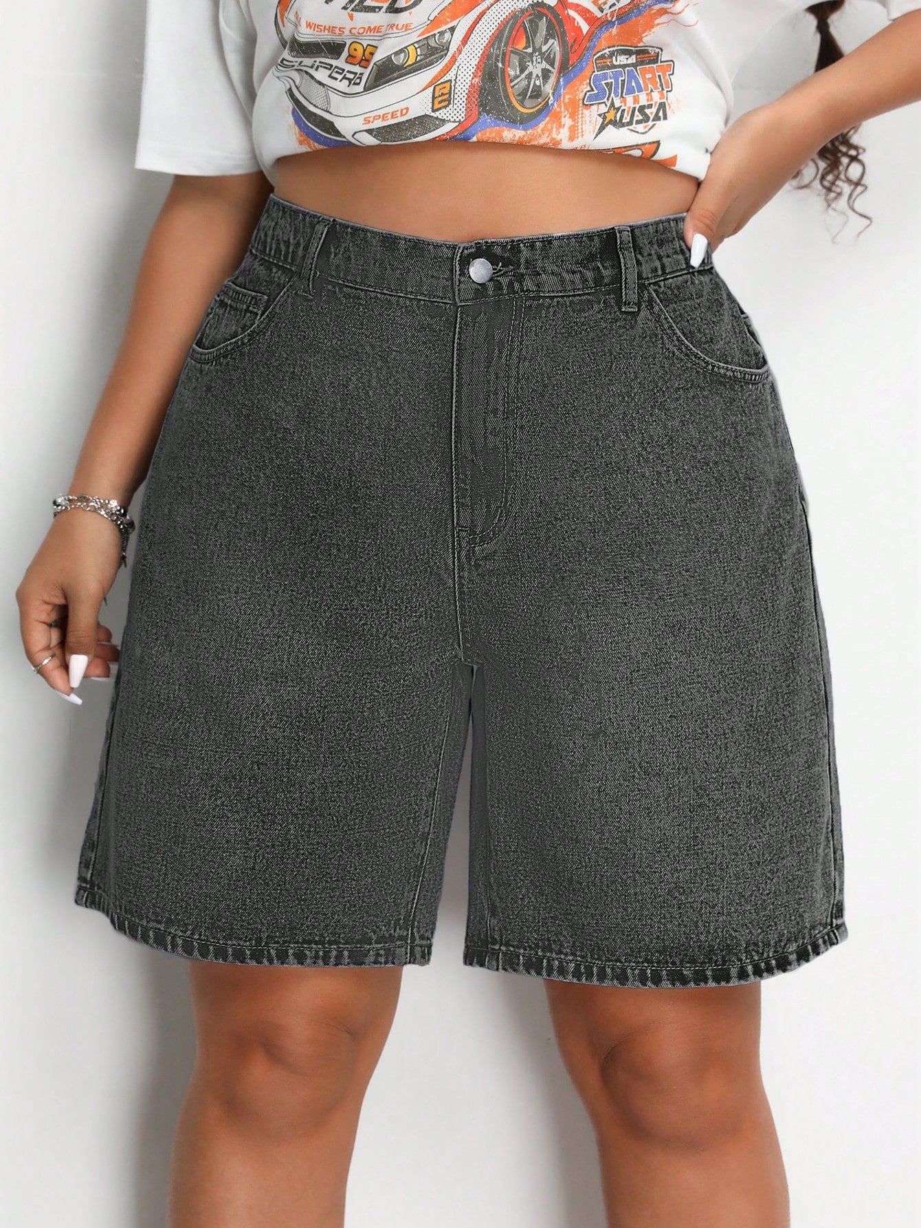 Plus Size Water Wash Slanted Pocket Straight Leg Denim Shorts