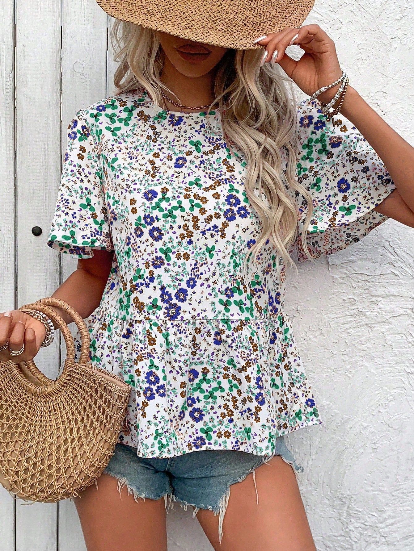 Women Round Neck Short Sleeve Shirt With Floral Print And Ruffled Hem For Casual Daily Wear In Spring/Summer