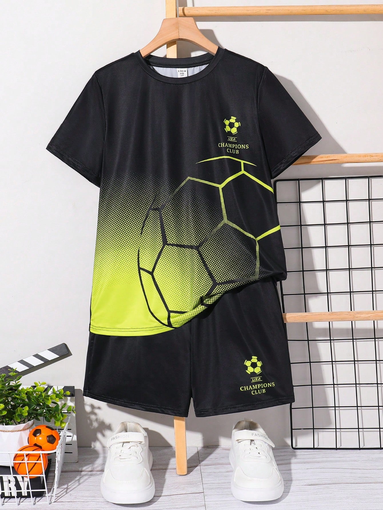 Teenage Boy's Soccer Print Round Neck Short Sleeve T-Shirt And Shorts Sportswear Set