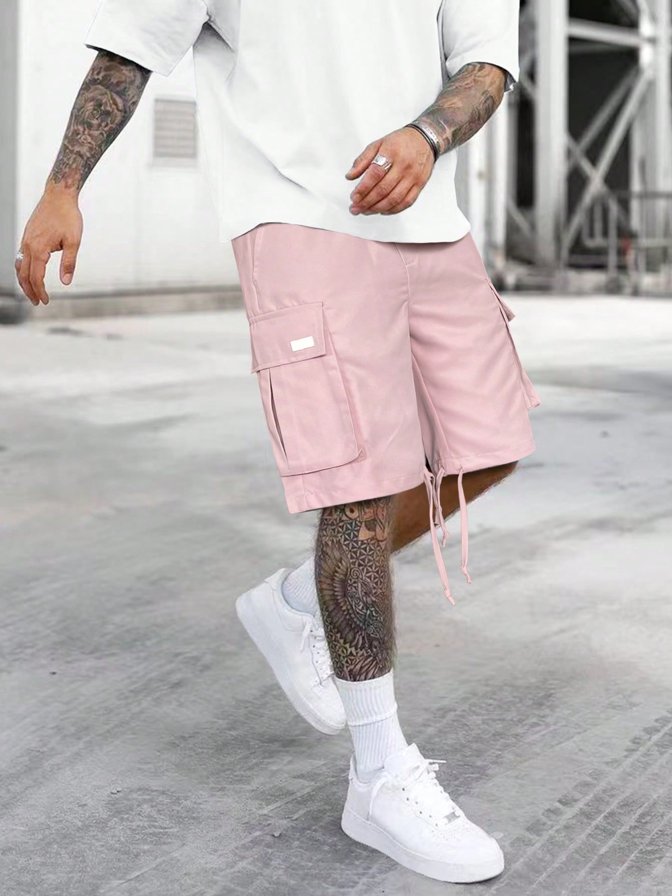 Men Flap Pocket Drawstring Waist Cargo Shorts