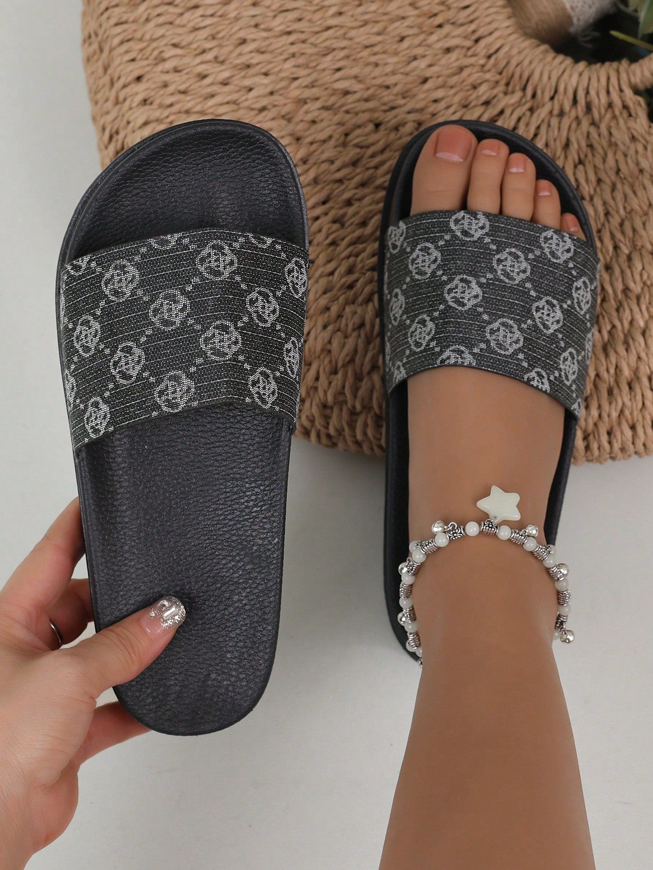 New Arrivals Women Fashion Slip-On Outdoor Slippers For Summer