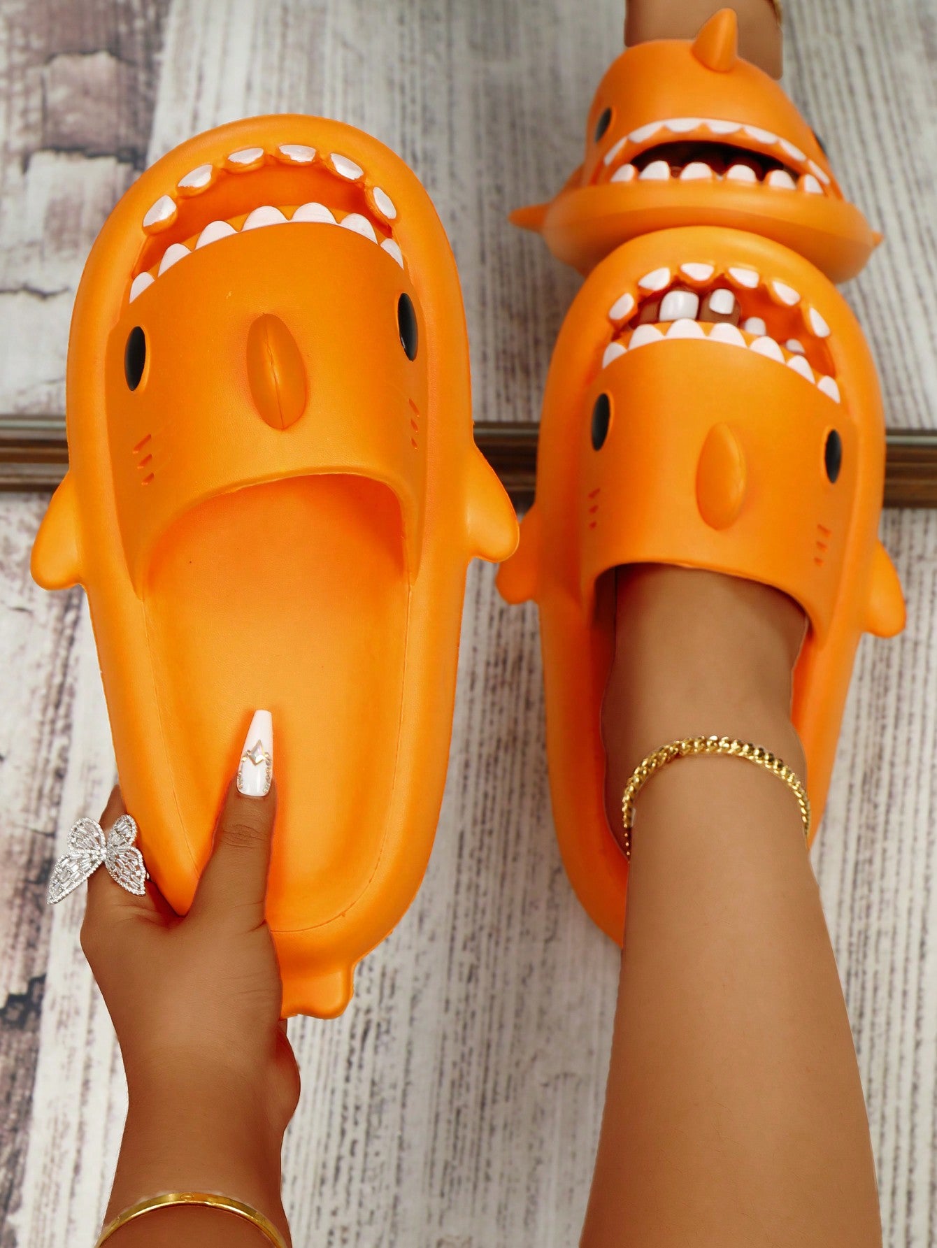 Fashionable Fun Shark Shaped Thick Sole Plastic Slippers, New Style Shark Slides