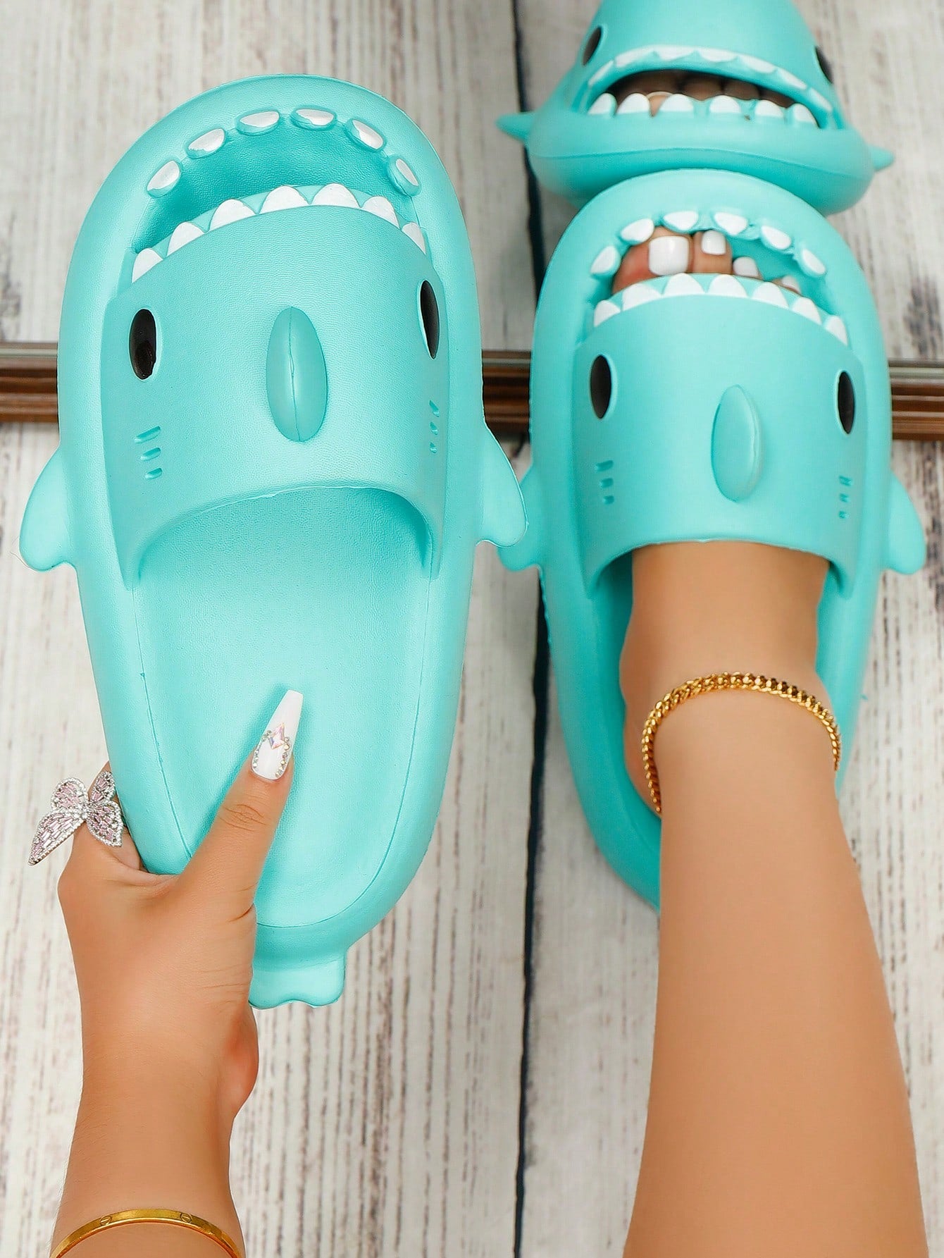 Fashionable Fun Shark Shaped Thick Sole Plastic Slippers, New Style Shark Slides