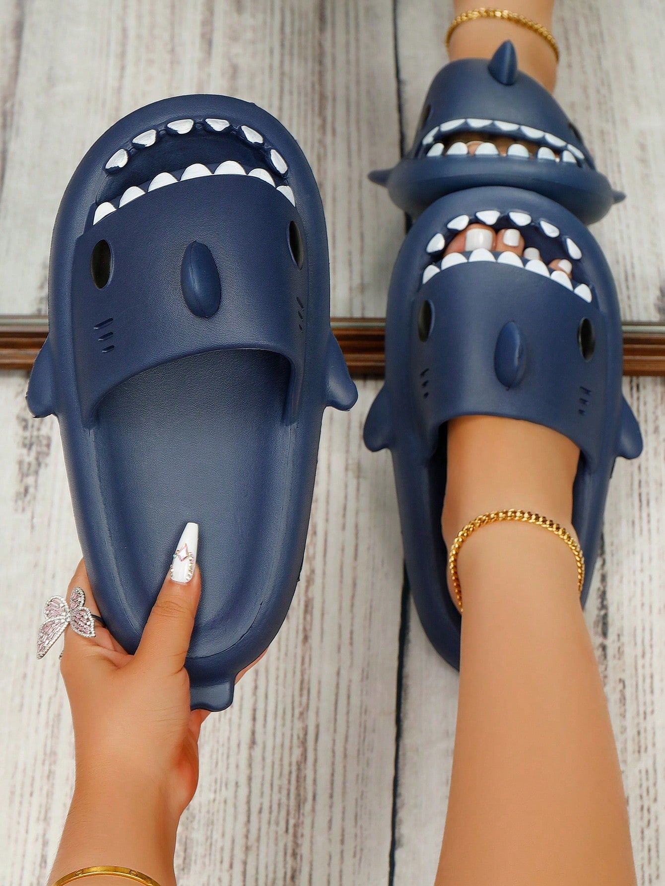 Fashionable Fun Shark Shaped Thick Sole Plastic Slippers, New Style Shark Slides