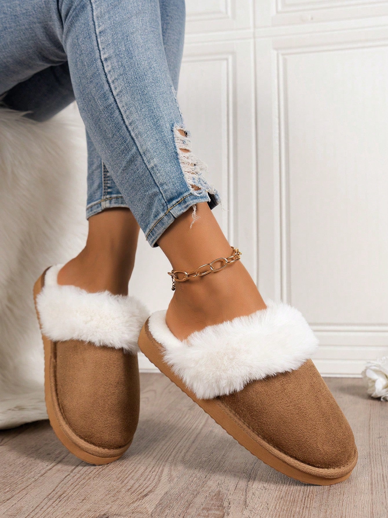 Solid Color Women's Fashionable And Casual, Anti-Slip Soft And Comfortable, Thick-Soled Home Indoor/Outdoor Plush Slippers With Closed Toe And Arch Support, For Autumn/Winter