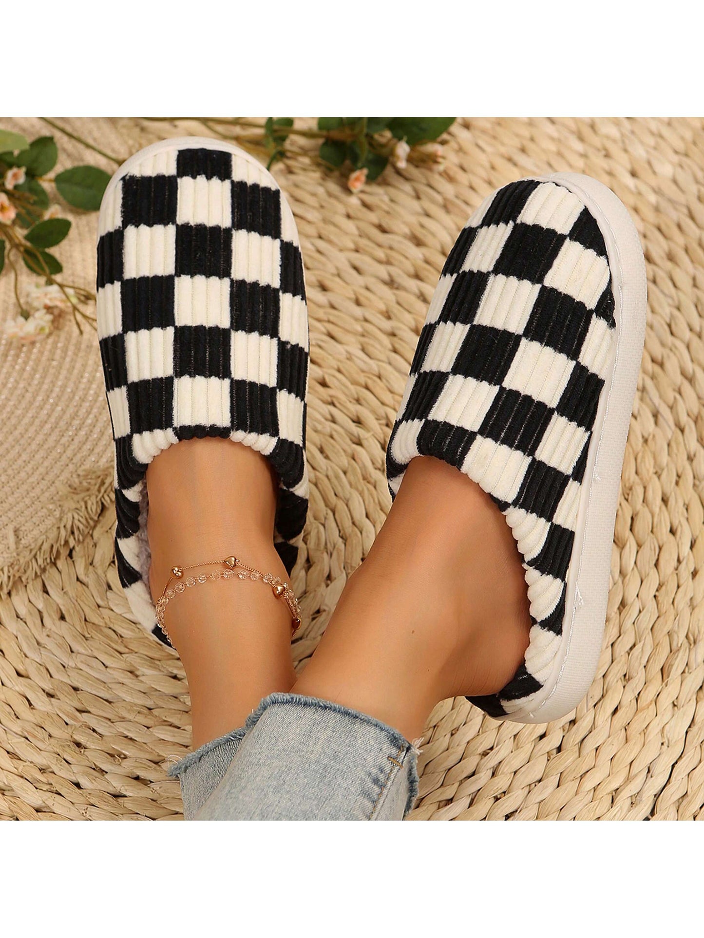 Women's Checkered Slippers Fuzzy House Slippers Trendy Fluffy Preppy Slippers Bedroom Closed Toe