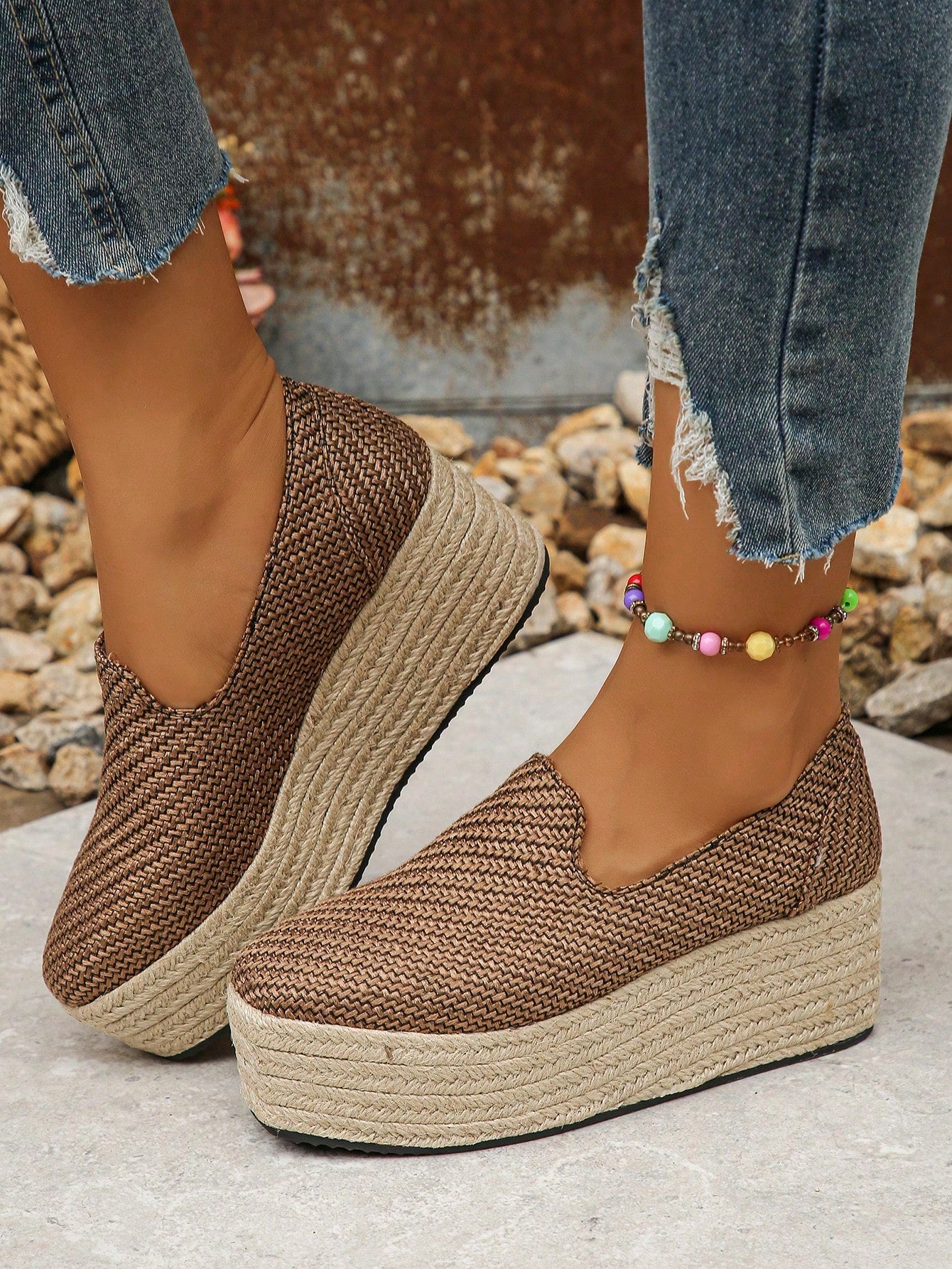 Oversized EU Size 35-42 Fashionable Brown Woven Thick Platform Slip On Casual Shoes For Women, Comfortable Daily Wear