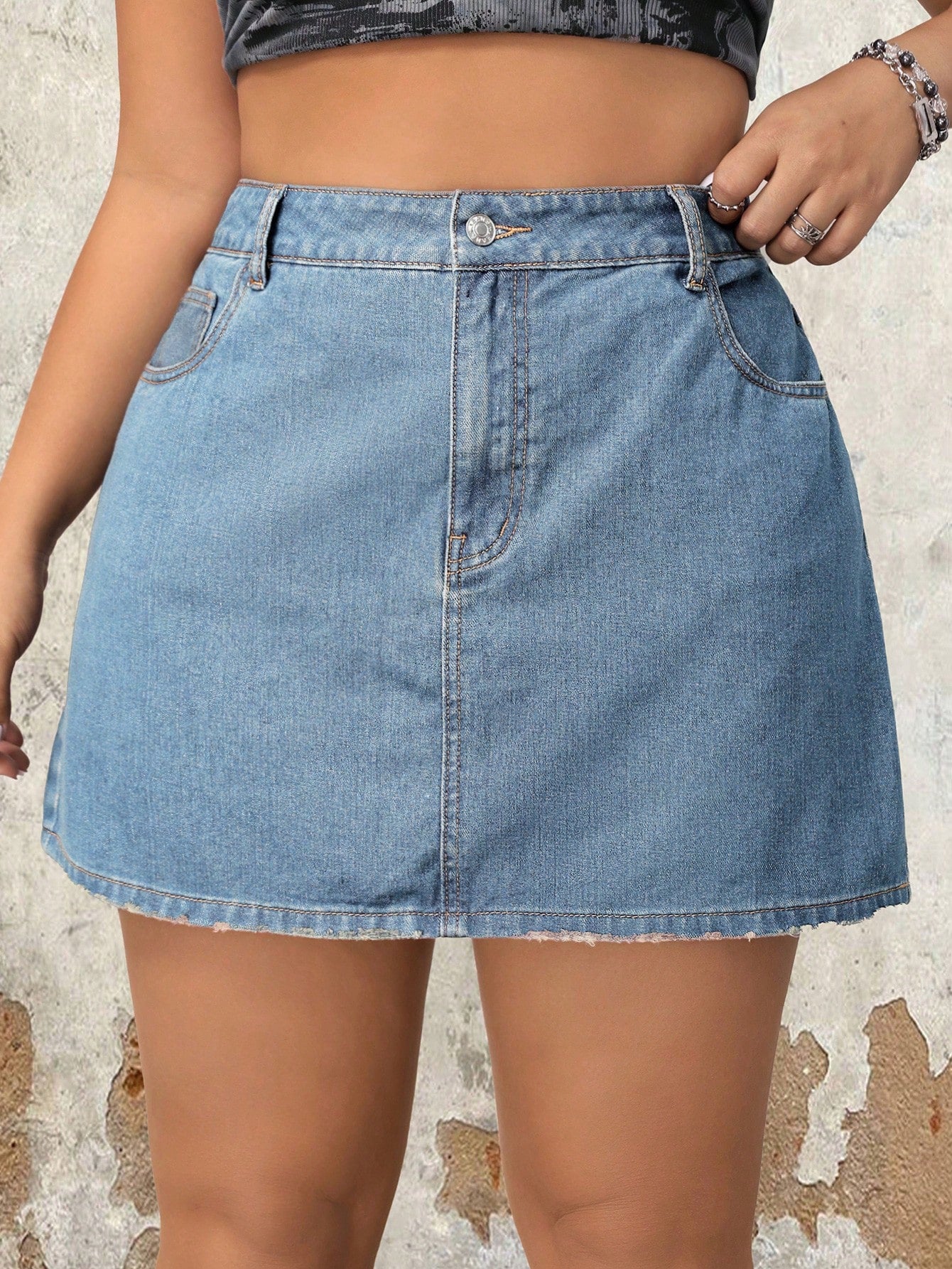 Women Simple Plus Size Denim Skirt For Daily Wear