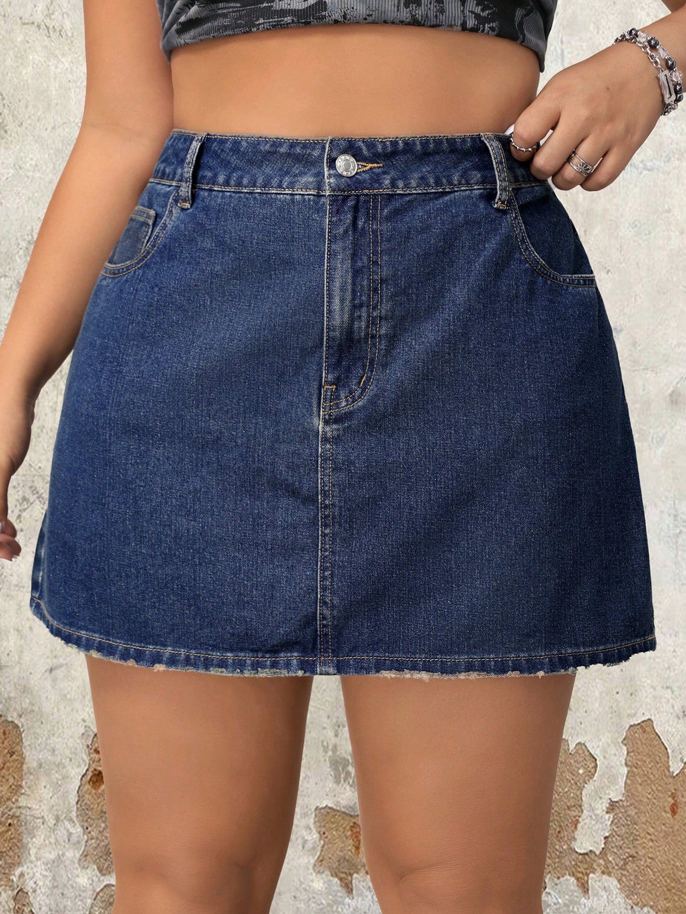 Women Simple Plus Size Denim Skirt For Daily Wear