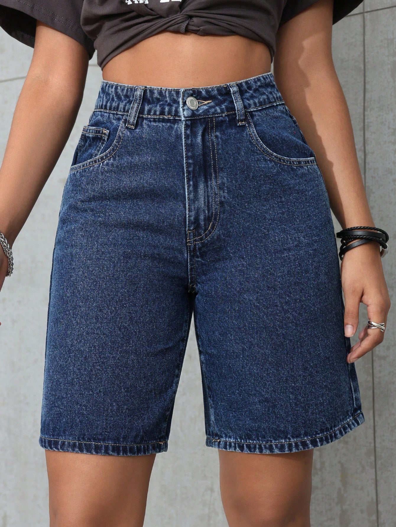 Women's Loose Fit Casual Denim Bermuda Shorts With Pockets