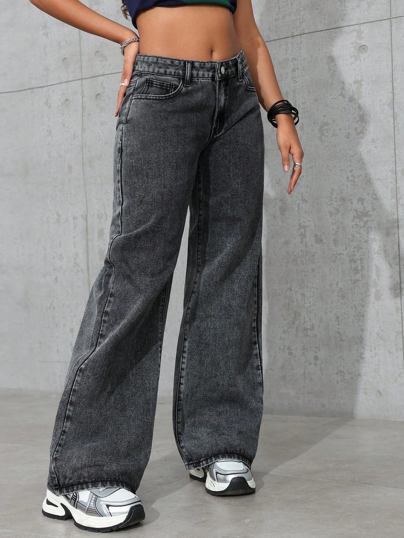 Women's Mid-rise Loose Fit Denim Pants