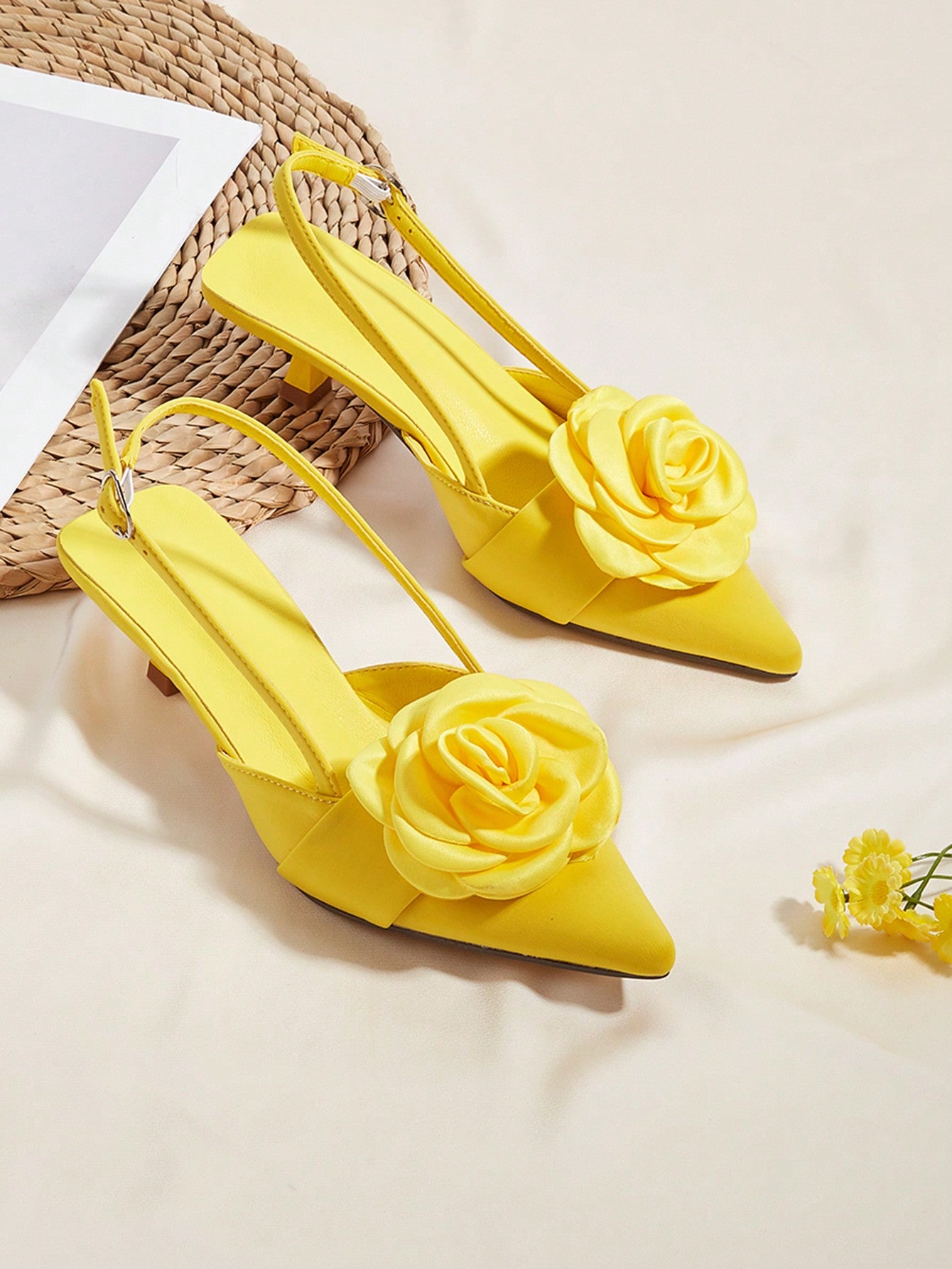 Women's Niche Elegant Comfortable Floral Decor High Heel Pumps