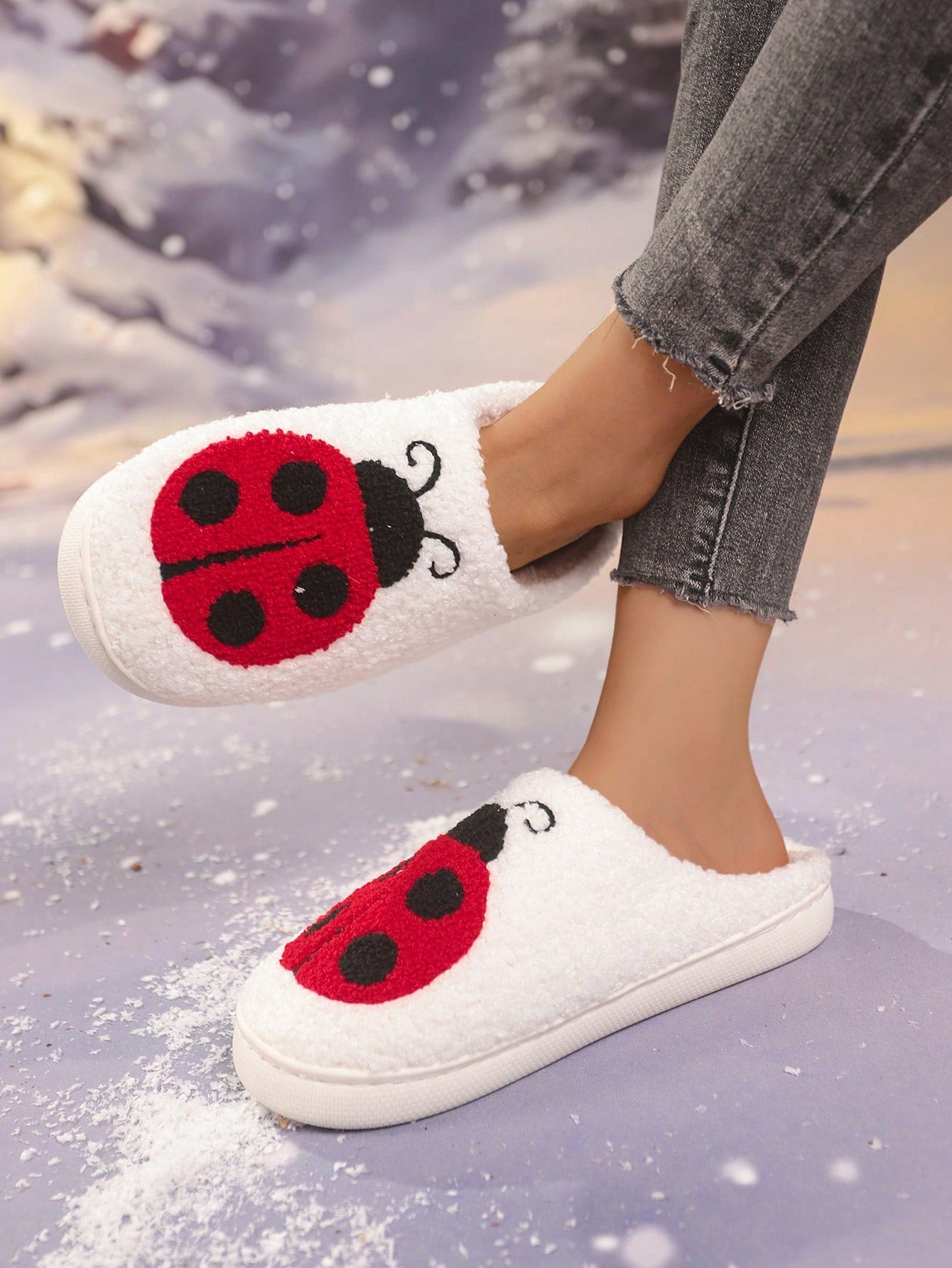 Lady/Gent's 7-Star Ladybug Pattern Plush Lined Warm Slippers, Thick Soft Slip-On House Slippers For Indoor Home Wear, Non-Slip Comfortable Unisex Casual Slippers