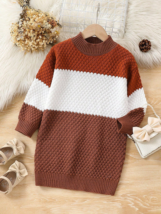 This Striped Knit Dress For Girls Combines Classic And Fashionable Elements. The Simple Yet Stylish Striped Design Conveys A Capable And Playful Demeanor. The Knit Fabric Is Soft And Comfortable, Suitable For Delicate Young Skin, Providing Warmth And Comf