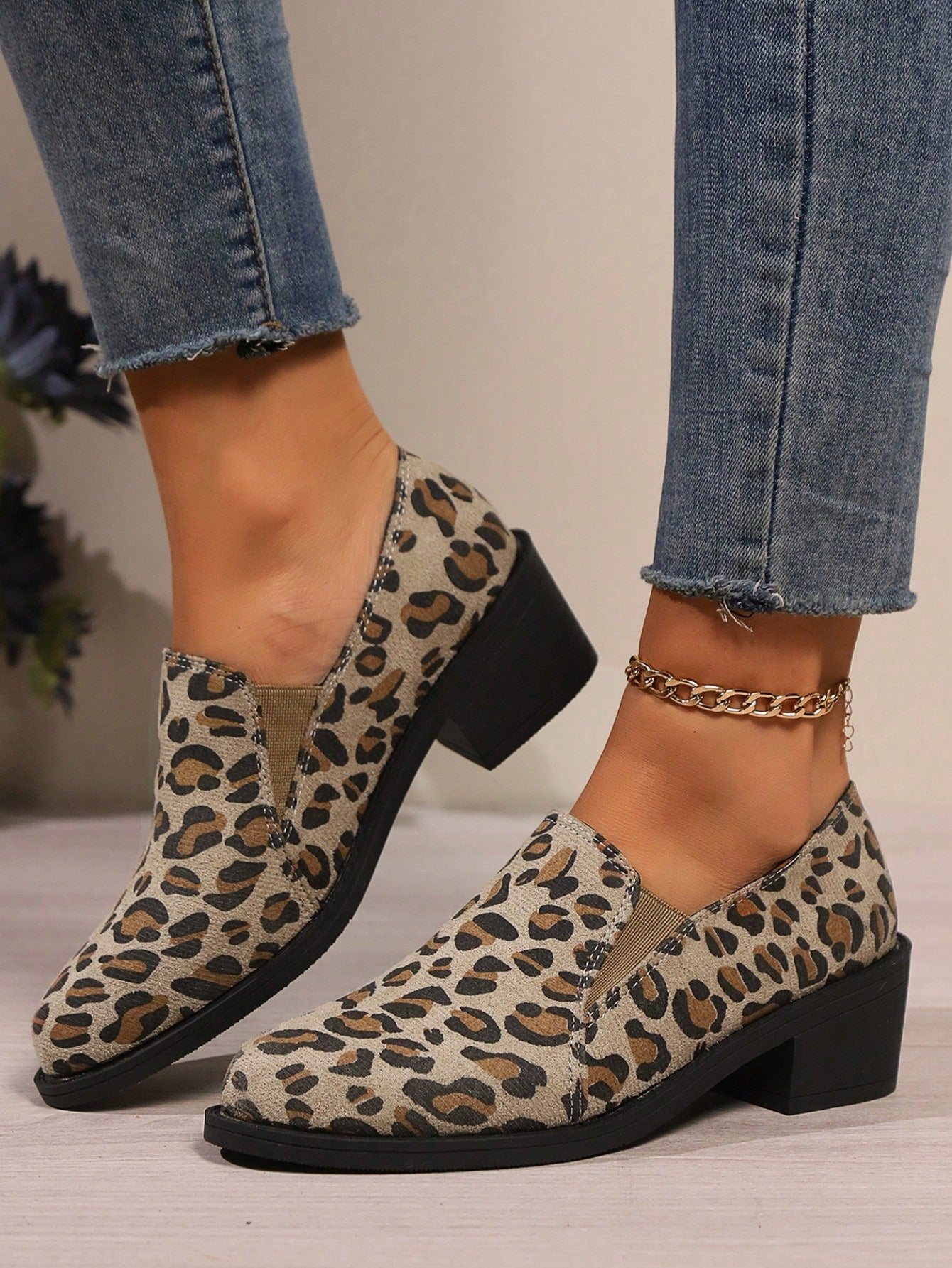 Pointed Toe Leopard Print Women Casual Chunky Heel Slip-On Loafers