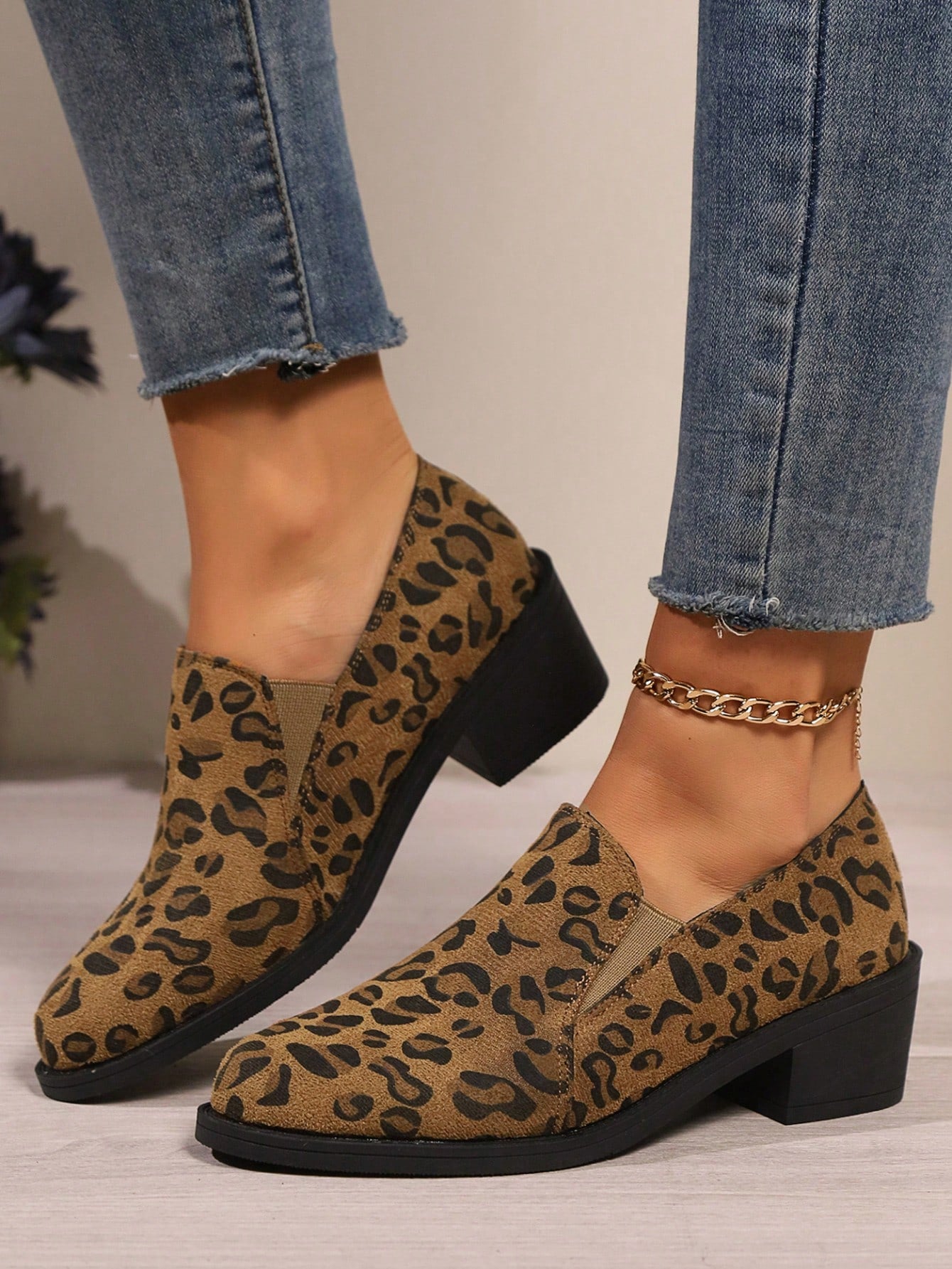 Pointed Toe Leopard Print Women Casual Chunky Heel Slip-On Loafers