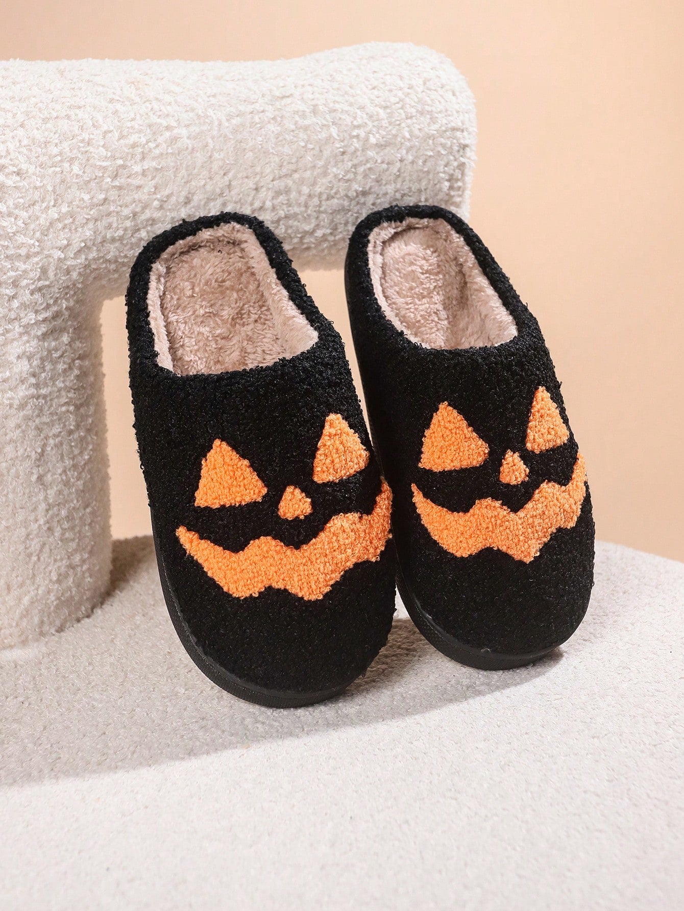 Halloween Theme Orange Pumpkin Pattern Fabric Print Warm Slippers, Plush Slippers, Thick Slippers, Women's Slippers, Men's Slippers, Cute Slippers, Minimalist Slippers, Anti-Slip Slippers, Indoor Slippers, Plastic Slippers, Casual Slippers, Fashion Slippe