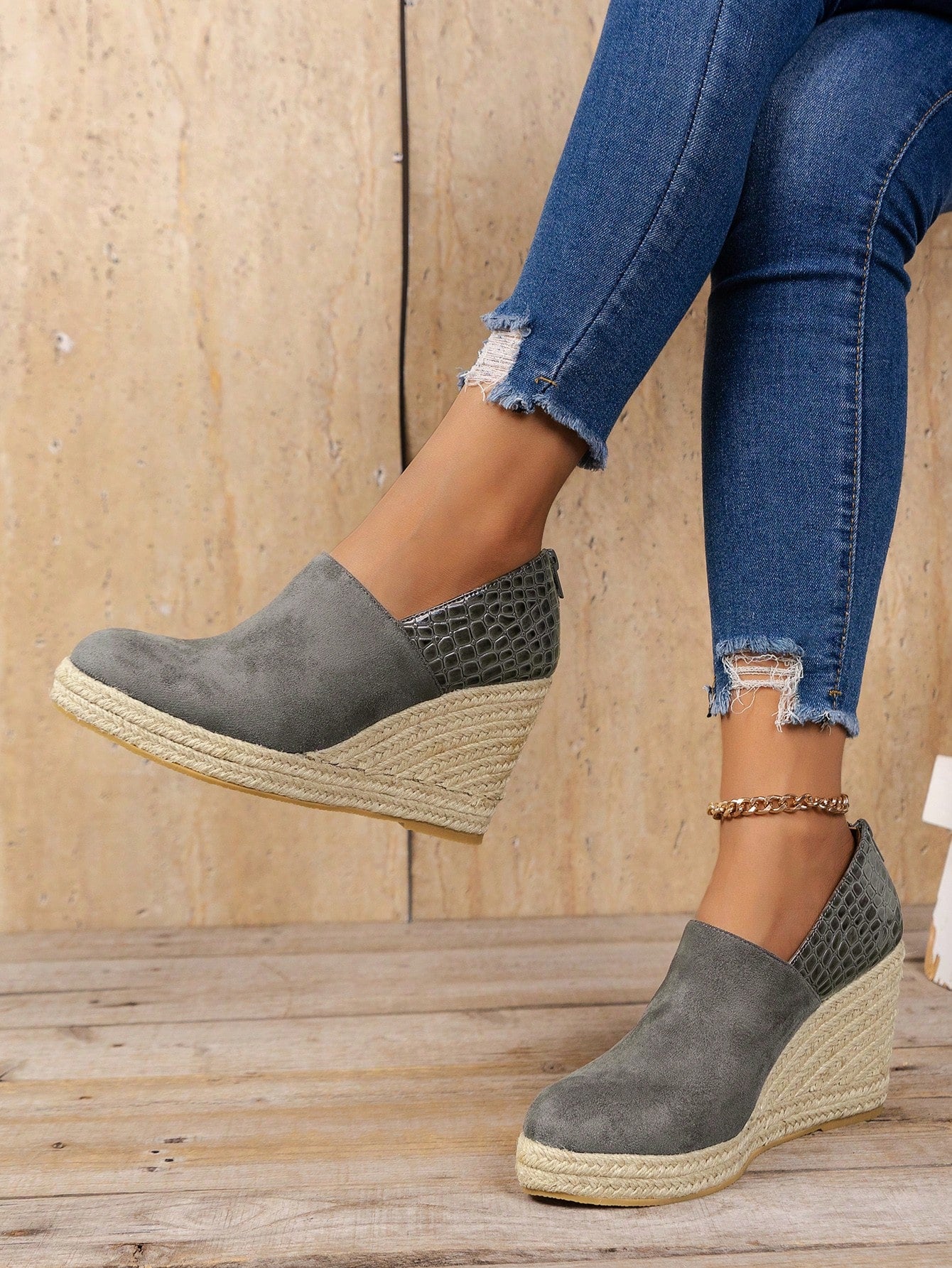 Women's Fashion Versatile Platform Thick Sole Solid Color Woven Bottom Casual Shoes