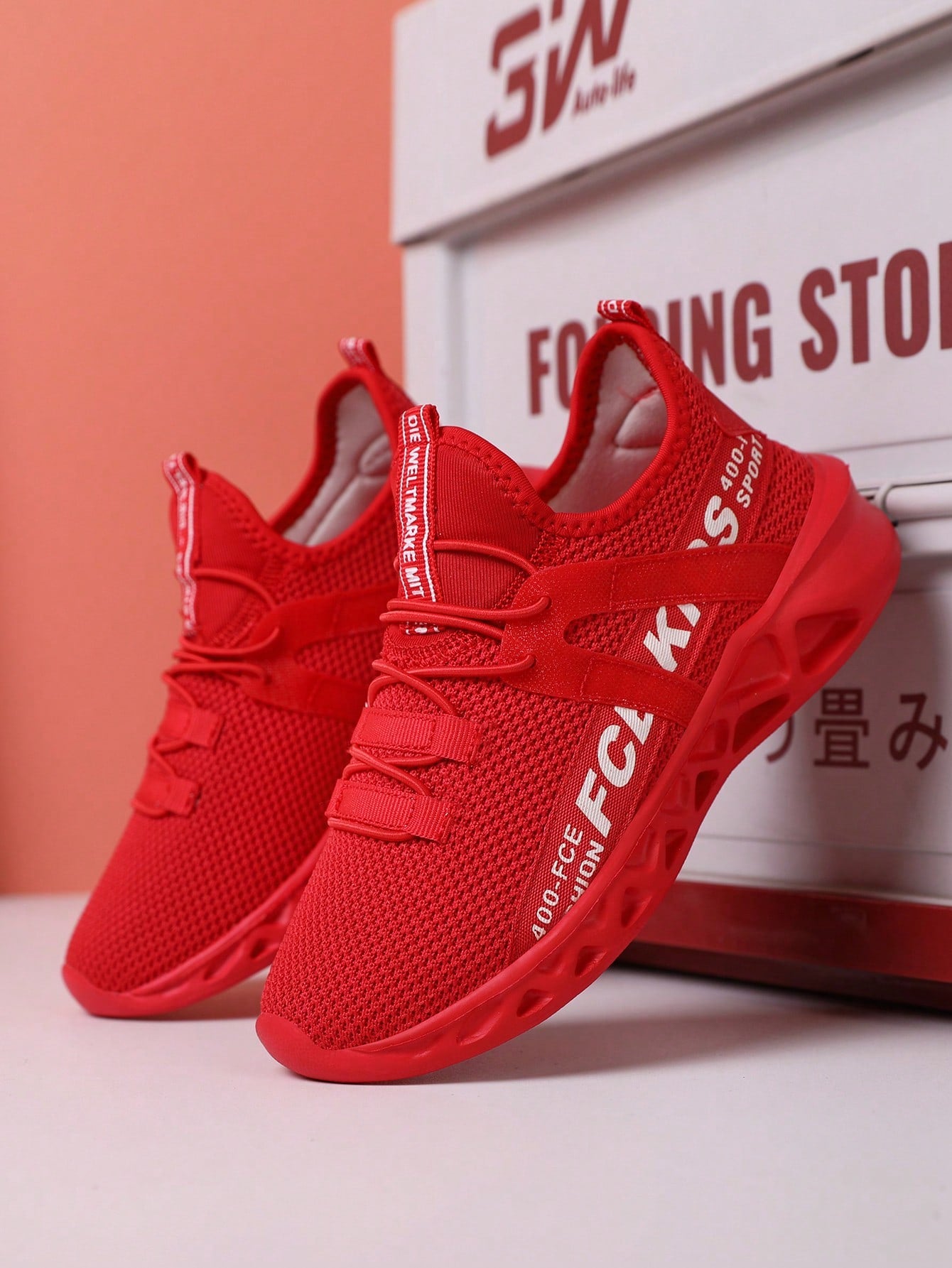 Boys' Summer New Mesh Breathable Casual Sports Shoes, Suitable For Children And Teenagers, With Randomized Letter Print And Hook And Loop Straps