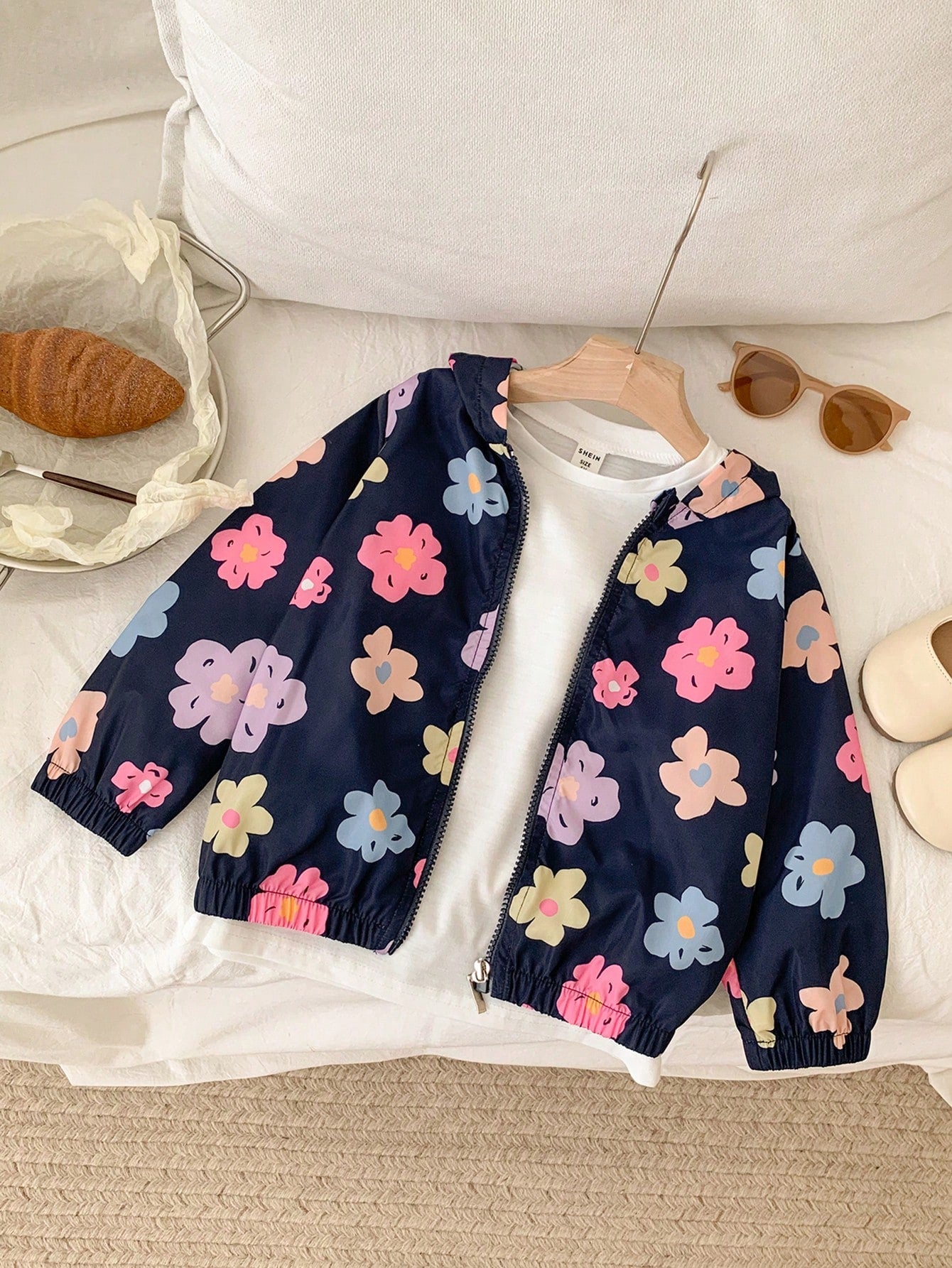 Young Girl's Casual All-Match Hooded Jacket In Dark Blue With Lovely Hand-Painted Colorful Flower Pattern, Zipper Front, Suitable For Home, Daily Wear, Fall And Winter, Windproof And Rainproof, Ideal For Outerwear