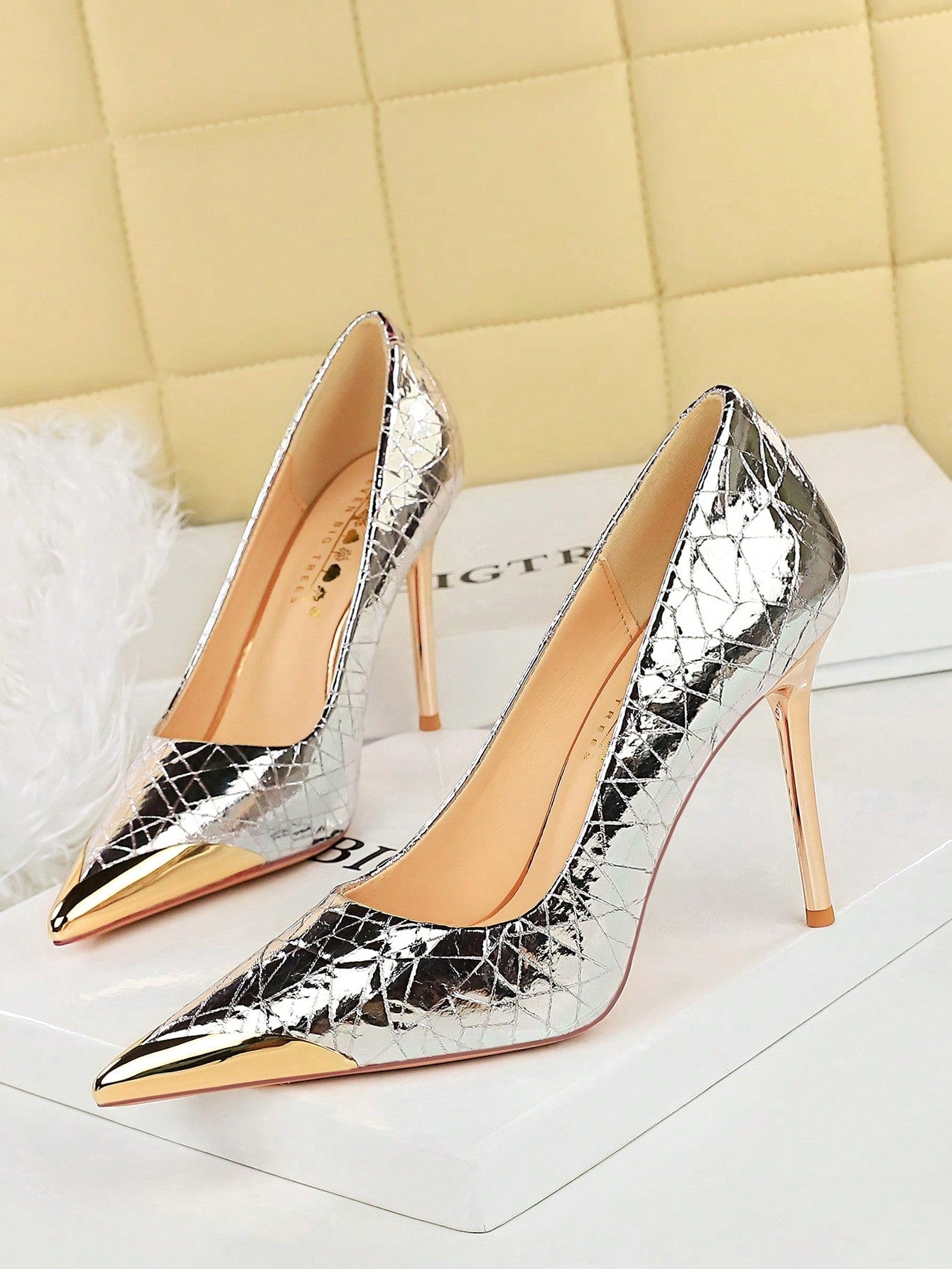 Retro High Heel Pumps Women's Metal Pointed Toe Cracked Leather Party Dress Shoes