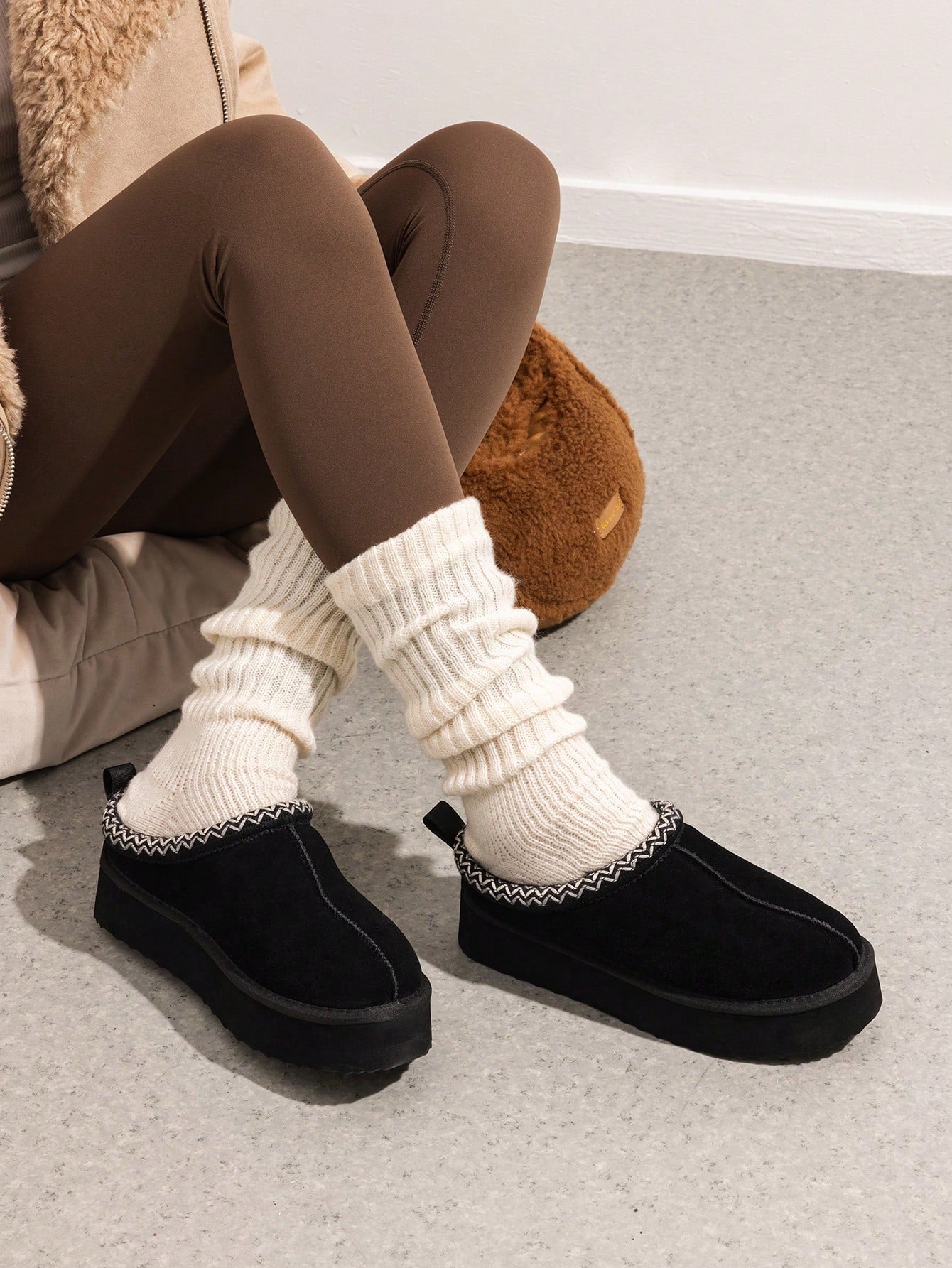 Genuine Suede Women's Fashion Platform Slippers - Short Ankle Boot With Anti-Slip Sole- Cozy, Fuzzy, And Warm Winter Footwear, Ideal For Indoor And Outdoor Use Suitable For Gift (SUGGEST SIZE UP)