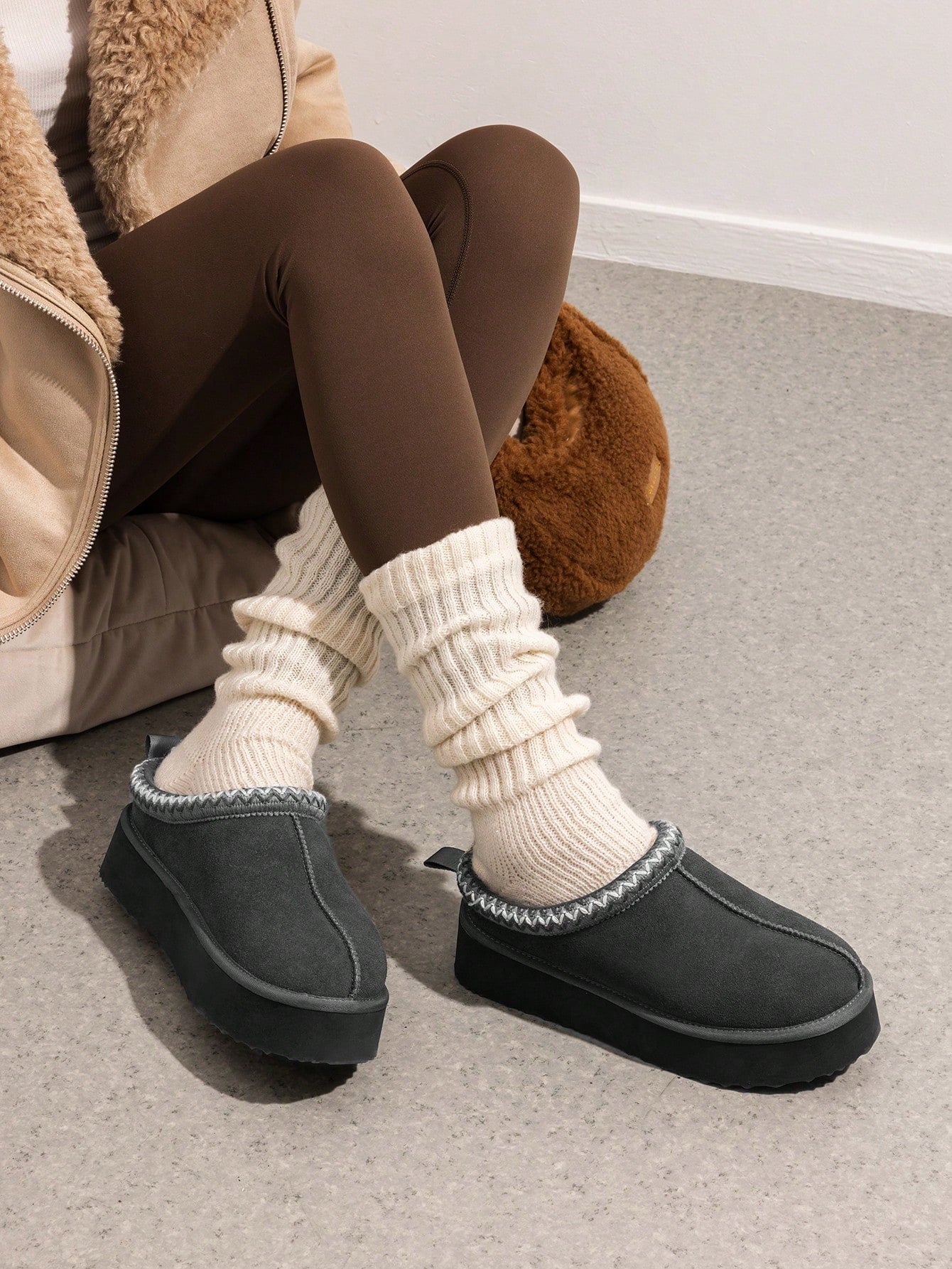 Genuine Suede Women's Fashion Platform Slippers - Short Ankle Boot With Anti-Slip Sole- Cozy, Fuzzy, And Warm Winter Footwear, Ideal For Indoor And Outdoor Use Suitable For Gift (SUGGEST SIZE UP)