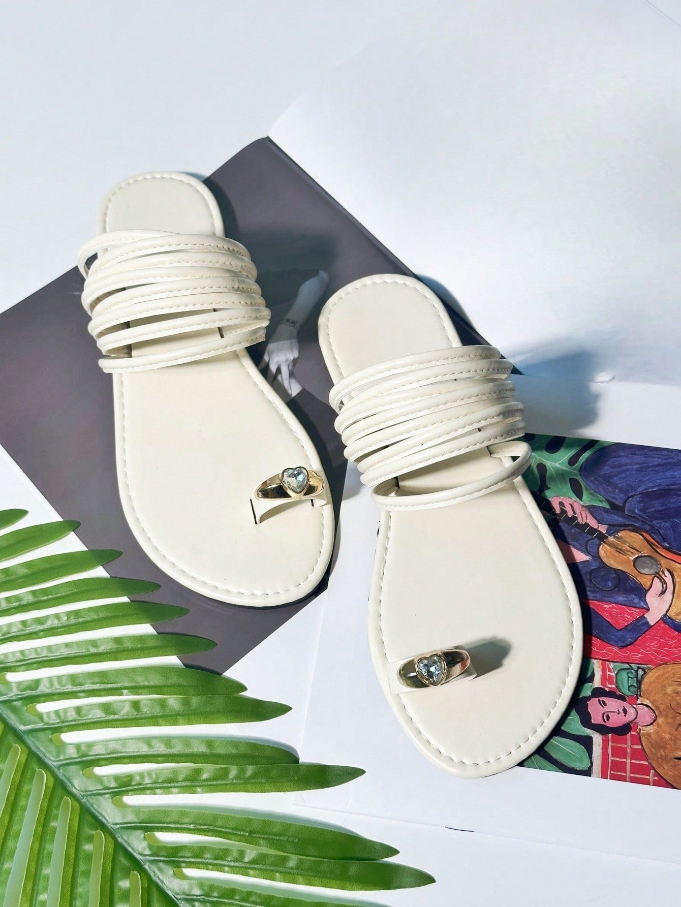 Women's Fashion Heart Crystal Decorated Toe Strap Slide Sandals Casual Slip-On Flat Beach Summer Slippers