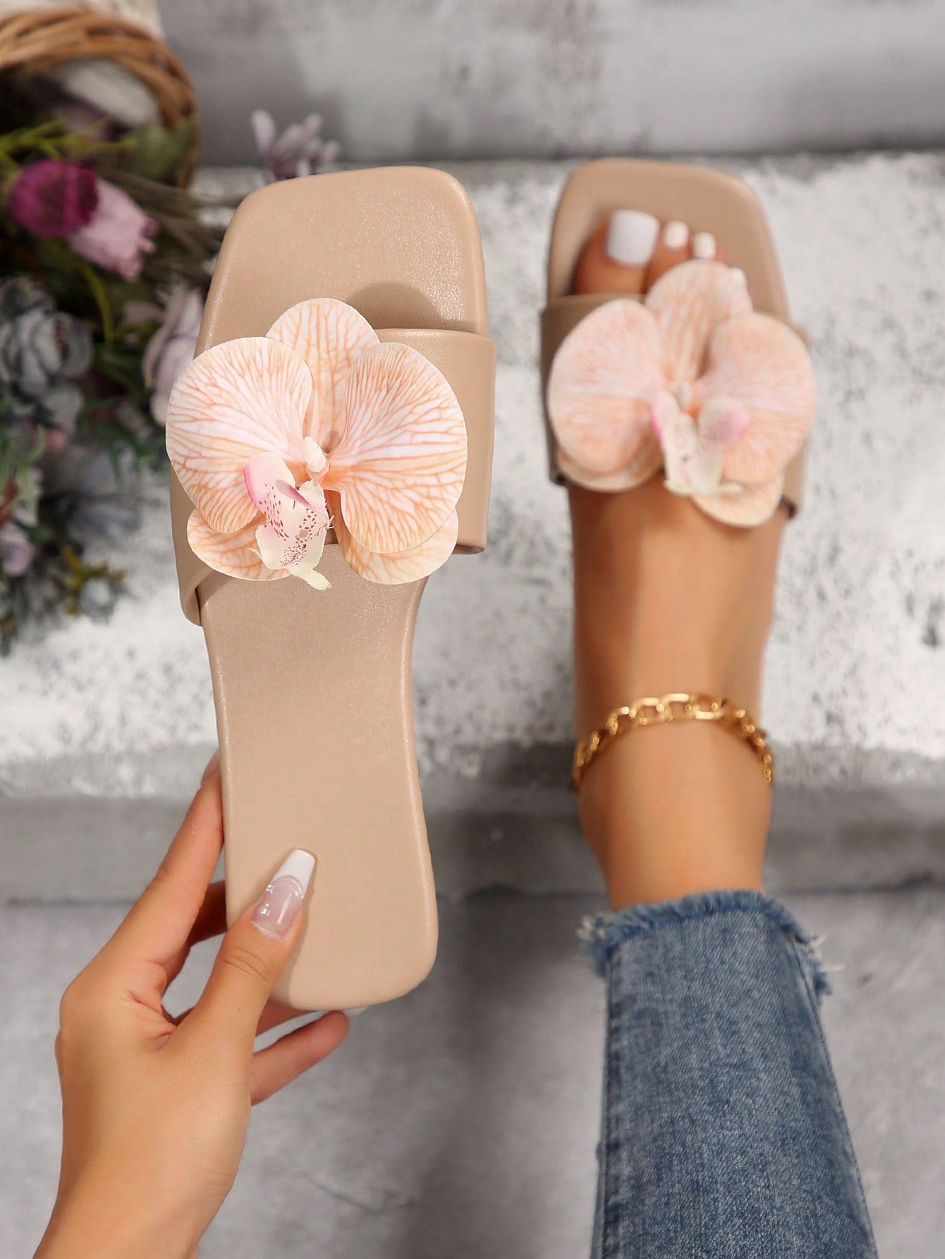 Elegant Large Flower Decor Flat Slide Sandals For Women, Summer Fashionable Outdoor Slippers 2024 New Arrival