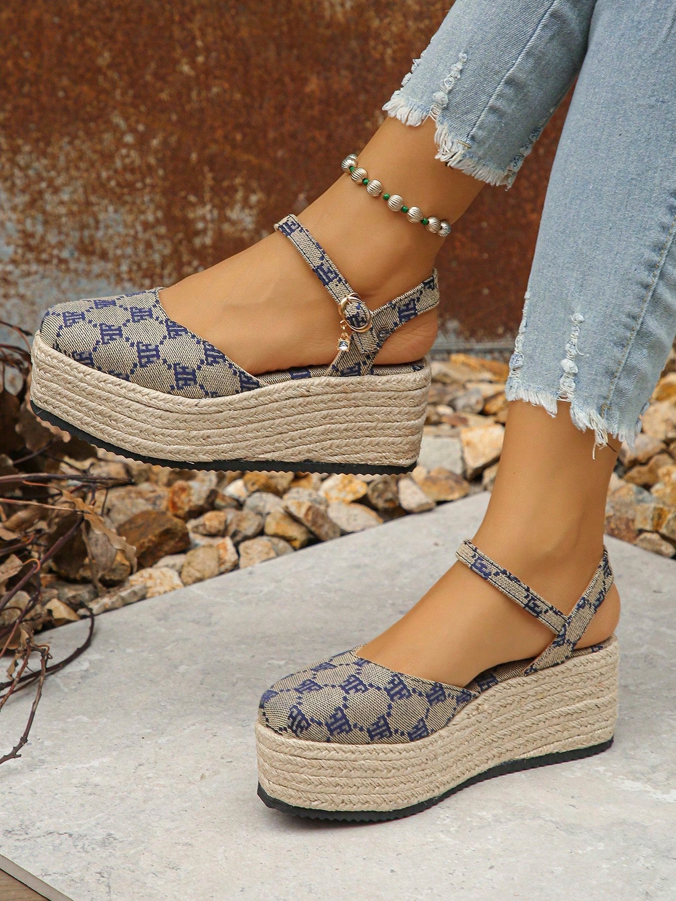 Plus Size Women's European And American Style Green Hollow Platform Sandals With Thick Waterproof Sole, Jute-Wrapped Toe And Wedge Heels For Daily Wear