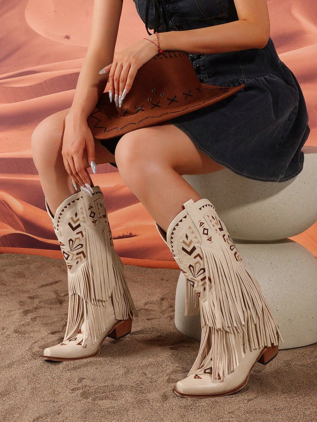 Women's Cowboy Boots Fringe Boots Cowgirl Mid Culf Boots Studded Chunky Middle Heel Tassel Knee High Boots Snip Toe Pull On Western Riding Boots