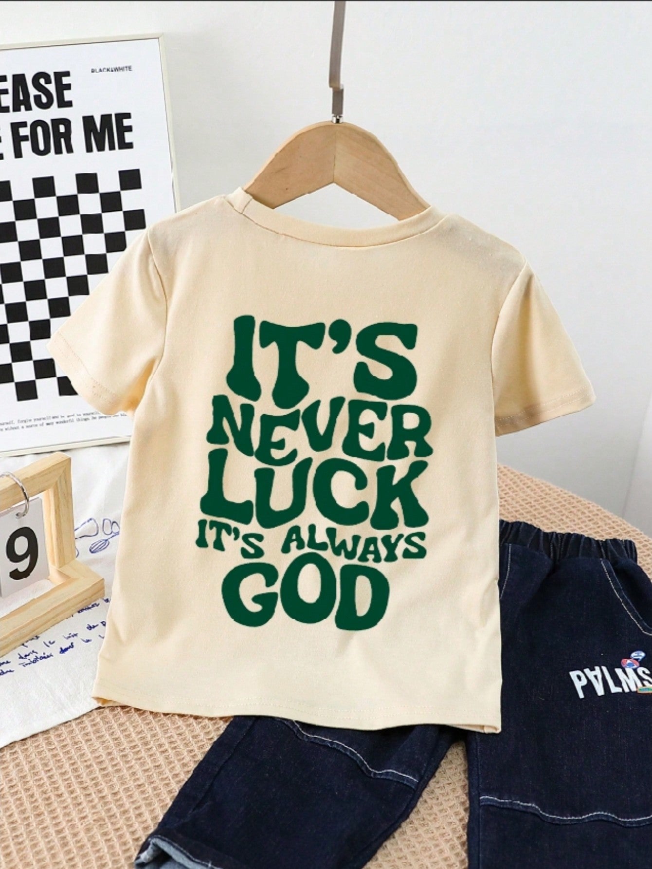 Young Boy Summer Casual T-Shirt With Slogan Print And Round Neckline