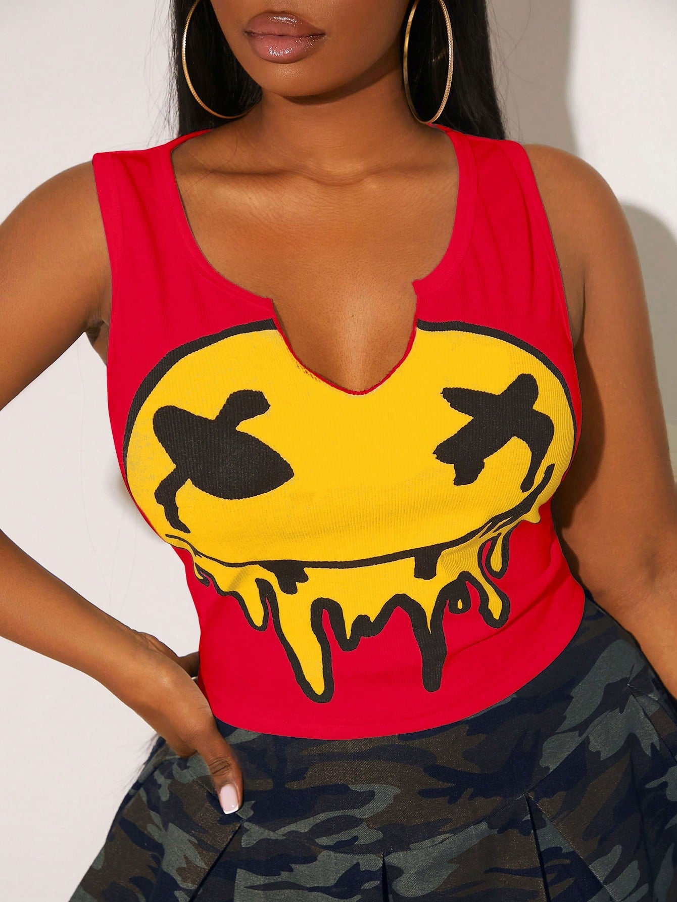 Plus Size Women's Casual Yellow Cutout Smiling Face Printed White Tank Top, Easy To Match Hollow Out Knitted Casual Outfit, Ribbed Fabric