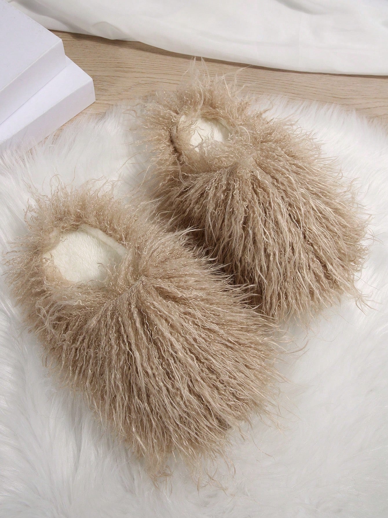 Fashionable Soft And Warm Women's House Slippers, Winter Fluffy Solid Color One-Strap Sandals