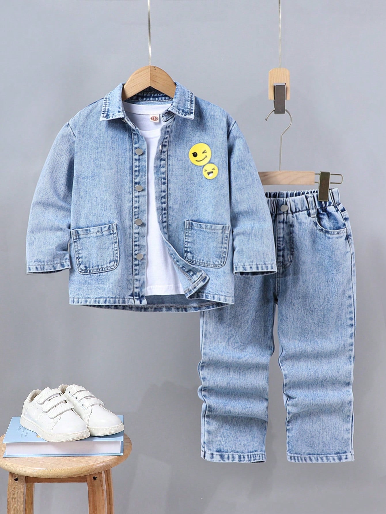 2pcs Set: Young Boy Casual Smiling Face Pocket Loose Comfortable Long Sleeve Denim Shirt & Elastic Waist Pocket Loose Comfy Mid-Blue Straight Leg Jeans