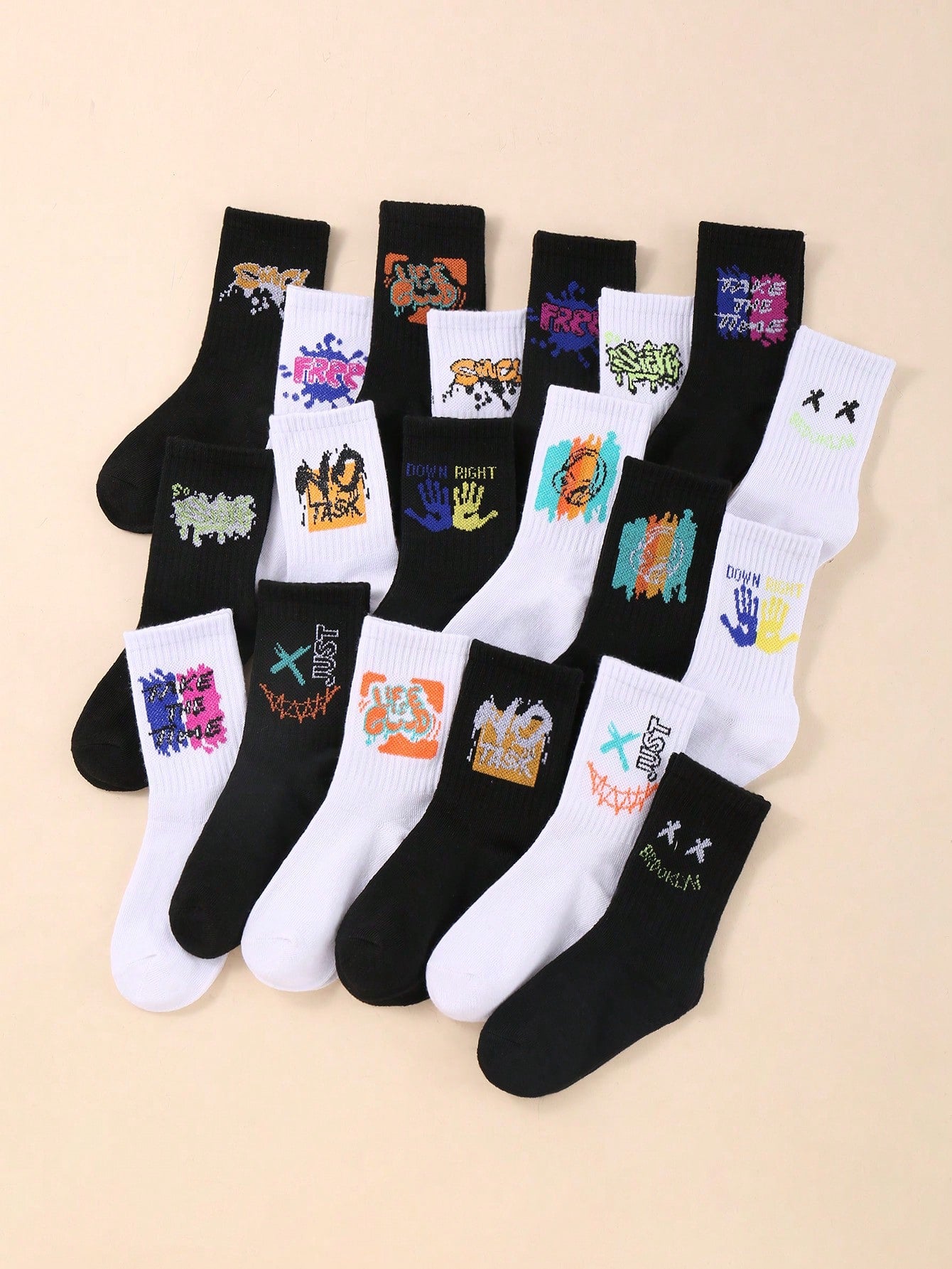 10pairs Random Black-And-White Teenagers Boy's Street Style Casual Sporty Graffiti Mid-Calf Socks