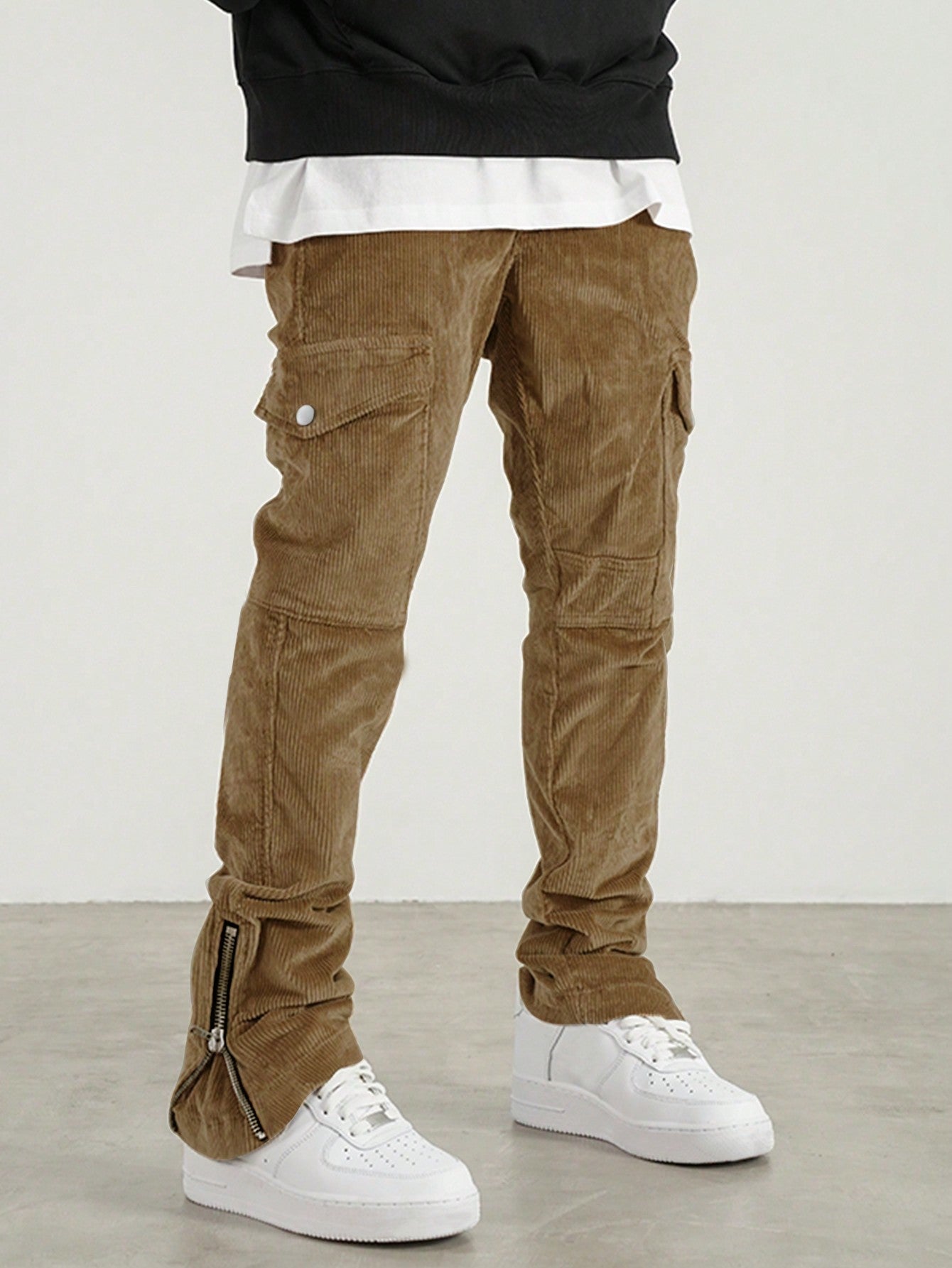 Men Flap Pocket Side Drawstring Waist Corduroy Pants