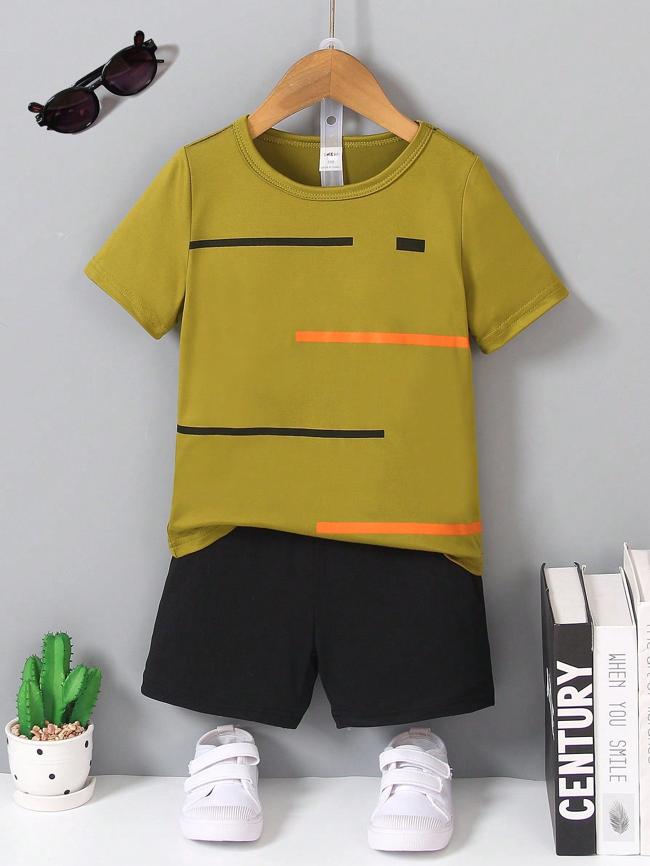 Young Boy Striped Round Neck Short Sleeve T-Shirt And Shorts Set