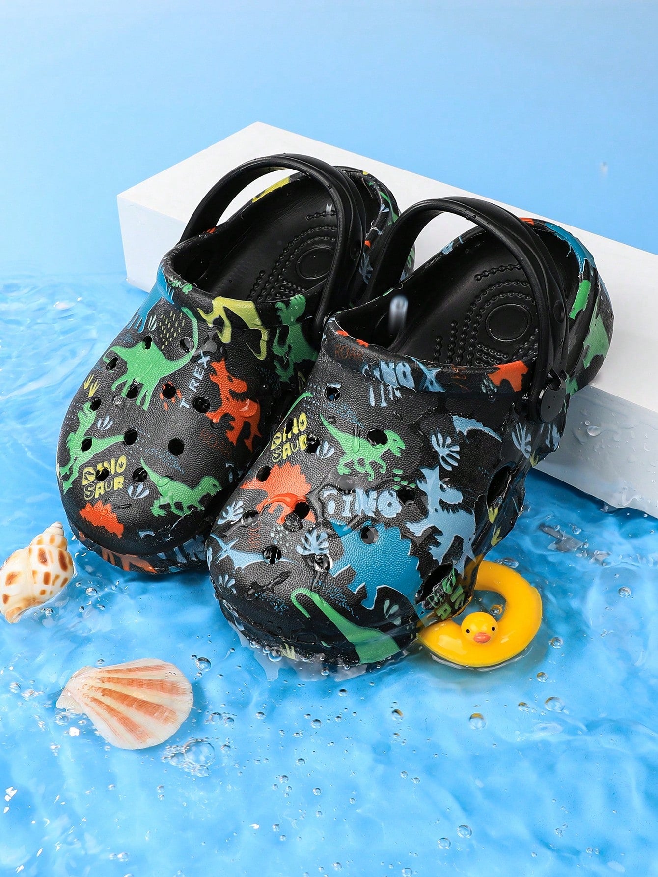 Boys' Cartoon Pattern Breathable Transfer Print Hollowed Out Shoes