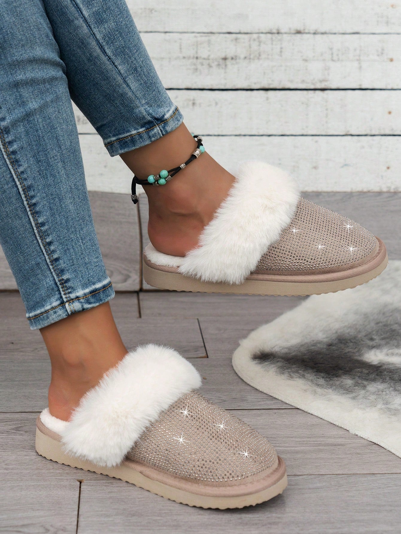 Women's Autumn And Winter Casual, Comfortable Plush, Warm, Silent Toe-Enclosed Slippers With Mid Heels, New Fashionable Plush Slippers With Shiny Rhinestones And Slip-On Wearing