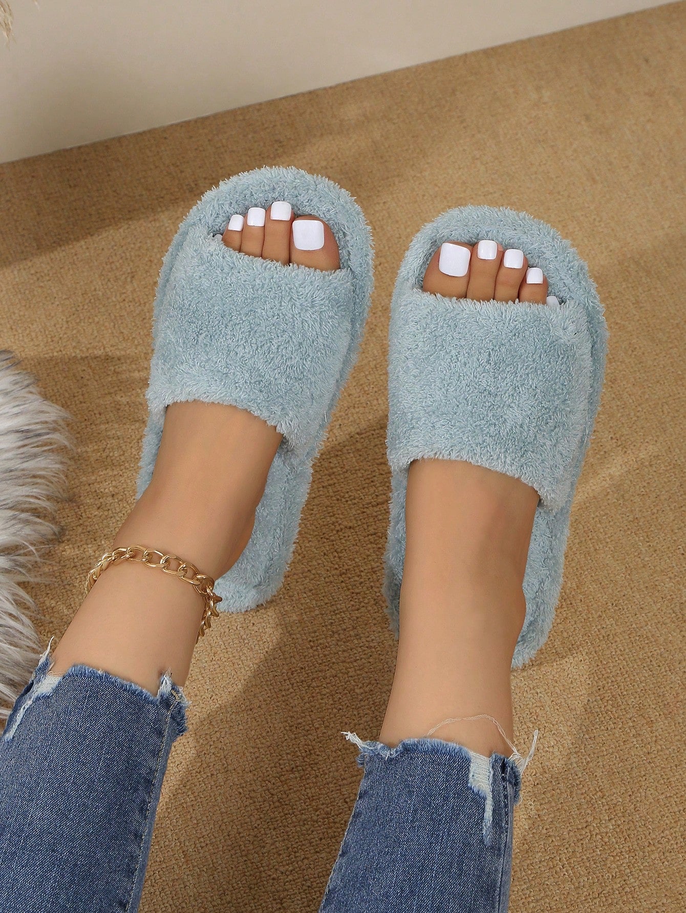 2024 New Solid Color Fashionable Comfortable Casual Home Slippers, Round Toe Open Toe, Ant Velvet Upper, Cozy Lining, Lightweight Thin Sole, Slip-On Furry Slides