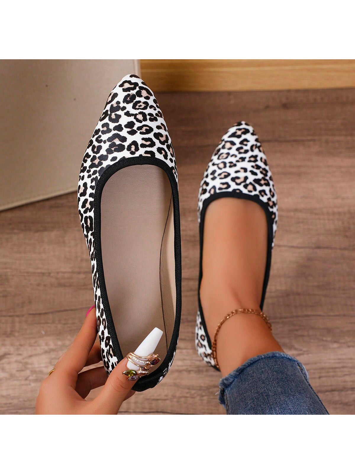 Women's Casual Flat Shoes, Dark Leopard Print, Breathable And Versatile Soft-Soled Pointed Loafers, Spring & Autumn Collection 2024, Runs Small (One Size Smaller), Irregular Patterned Slip-On Canvas Shoes Suitable For All Seasons, Suitable For Wide Feet (