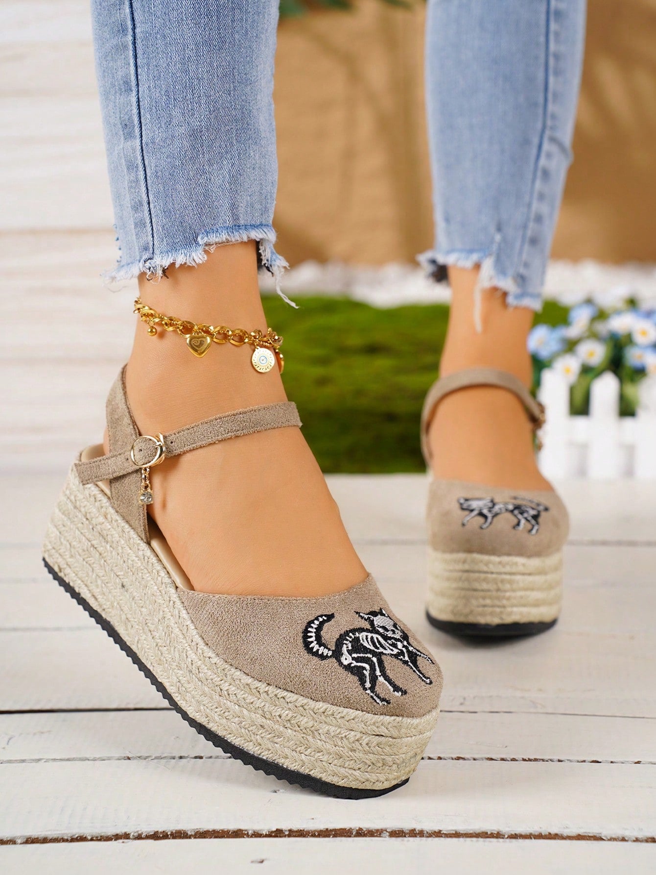 Women's Brown Thick-Soled Woven Upper, Jute Bottom, Closed Toe, Hollow Out, Back T-Strap Buckle Sandals. Comfortable Height-Increasing Casual Shoes With Waterproof Platform. Plus Size Women's Shoes.