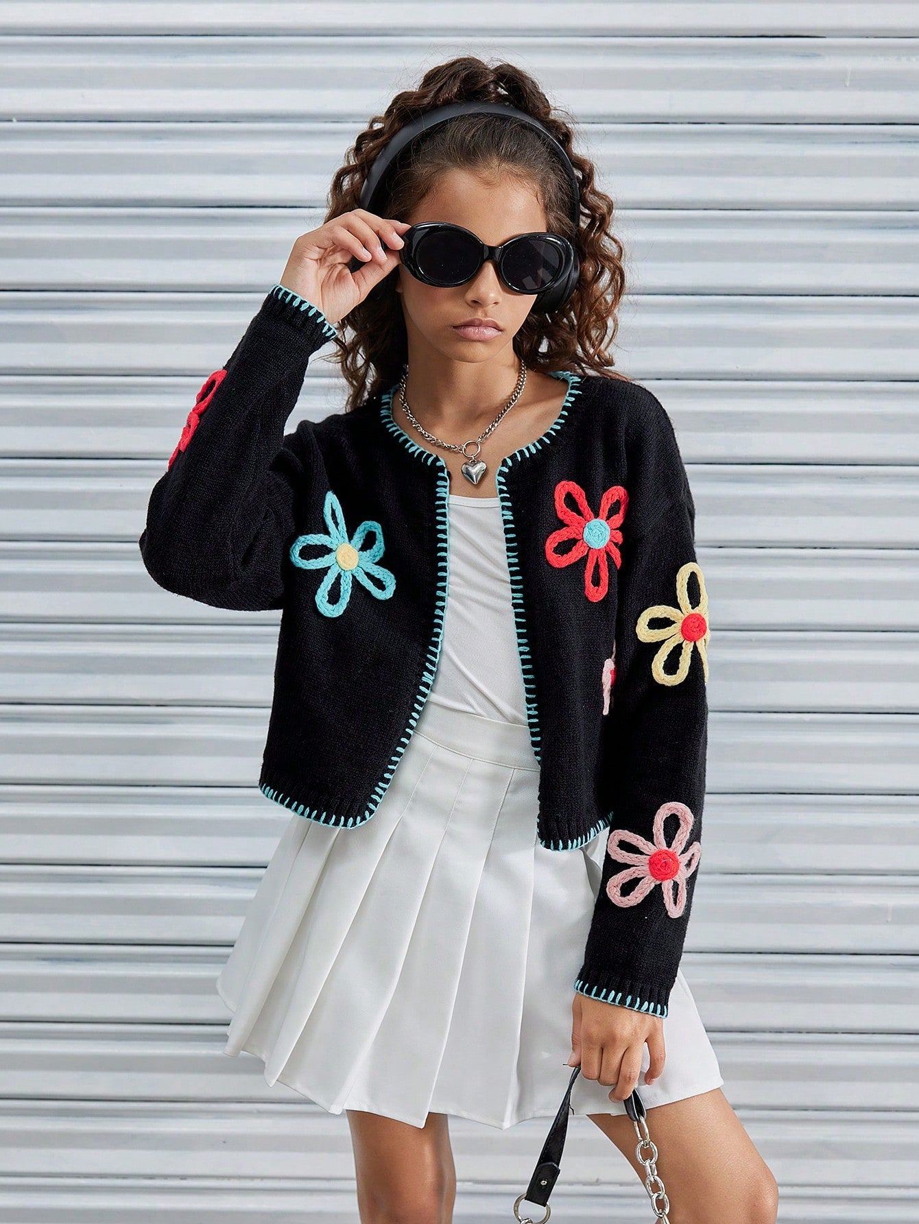 Tween Girls' Floral Embroidered Short Cardigan Sweater With Ribbed Collar Design