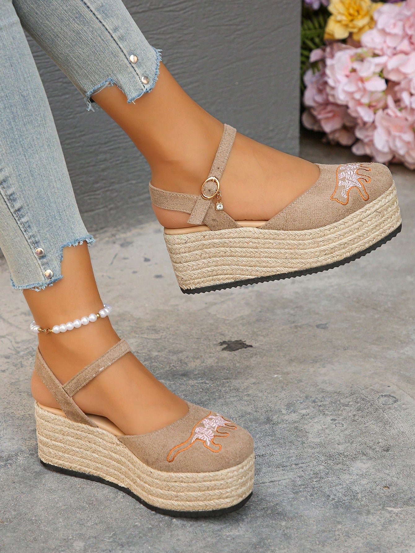 Large Size European And American Style Brown Fabric Hollow Platform Thick-Sole Sandals, Daily Wear Strap Buckle High Waterproof Jute Rope Bottom Closed-Toe Women's Wedge & Thick-Sole Flats