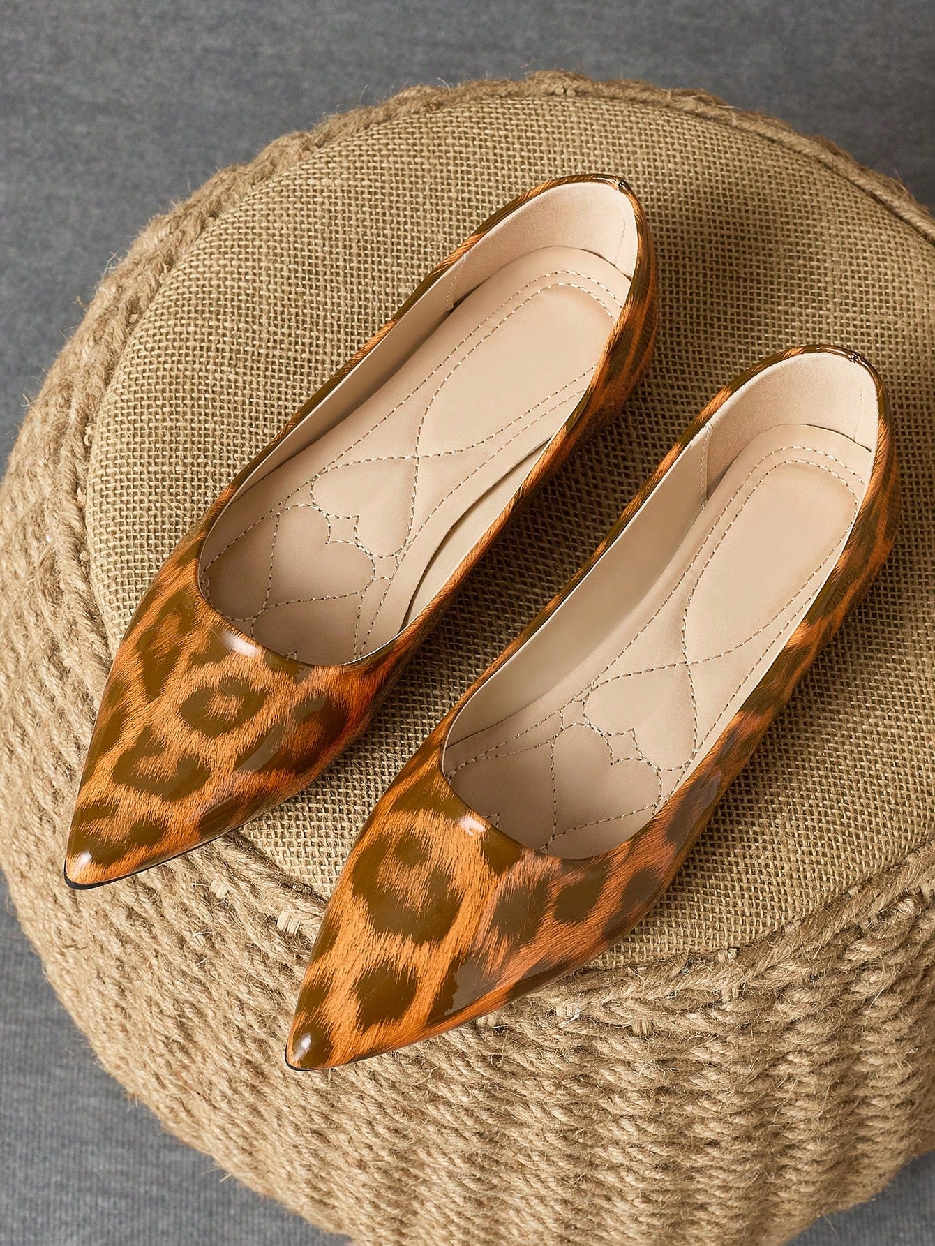 Women's Pointed Toe Shallow Mouth Leopard Printed Flats, Suitable For Daily Wear, Parties And Dance Events In Spring, Summer And Autumn