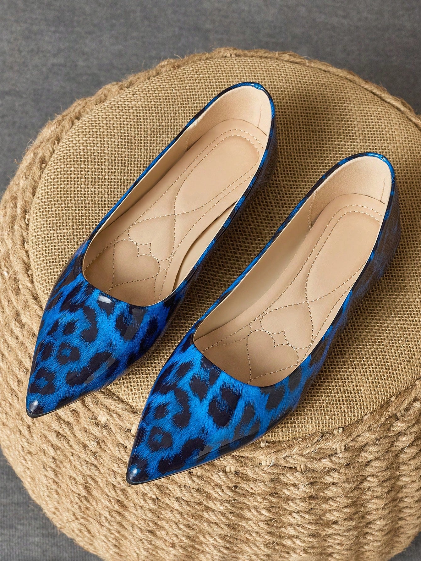 Women's Pointed Toe Shallow Mouth Leopard Printed Flats, Suitable For Daily Wear, Parties And Dance Events In Spring, Summer And Autumn