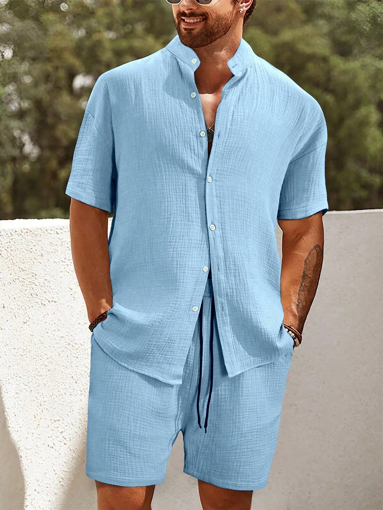 Men Solid Button Up Shirt & Drawstring Waist Shorts