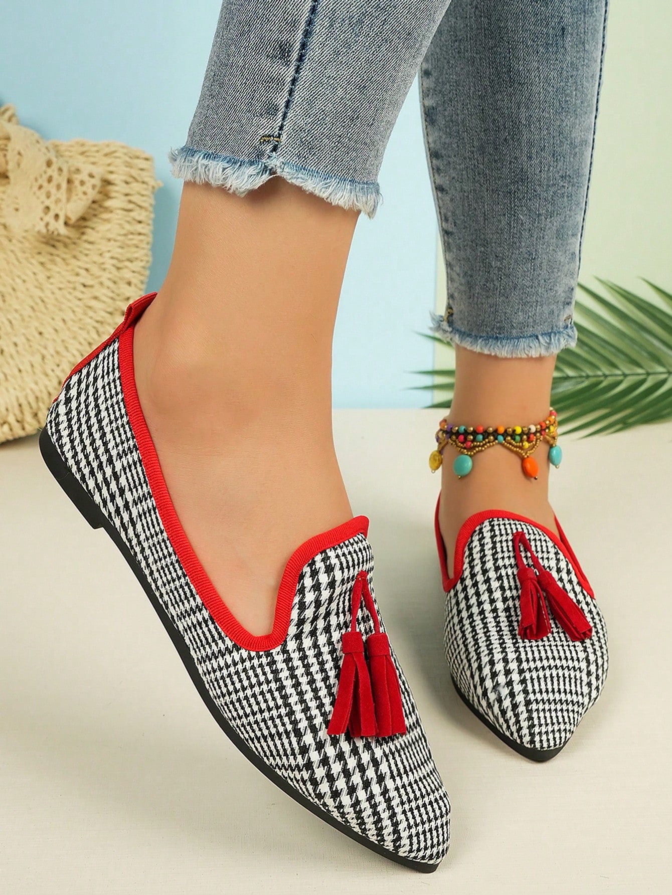 2024 Spring & Autumn Fashion Women Contrast Color Pointed Toe Slip-On Flat Shoes, Bohemian Style