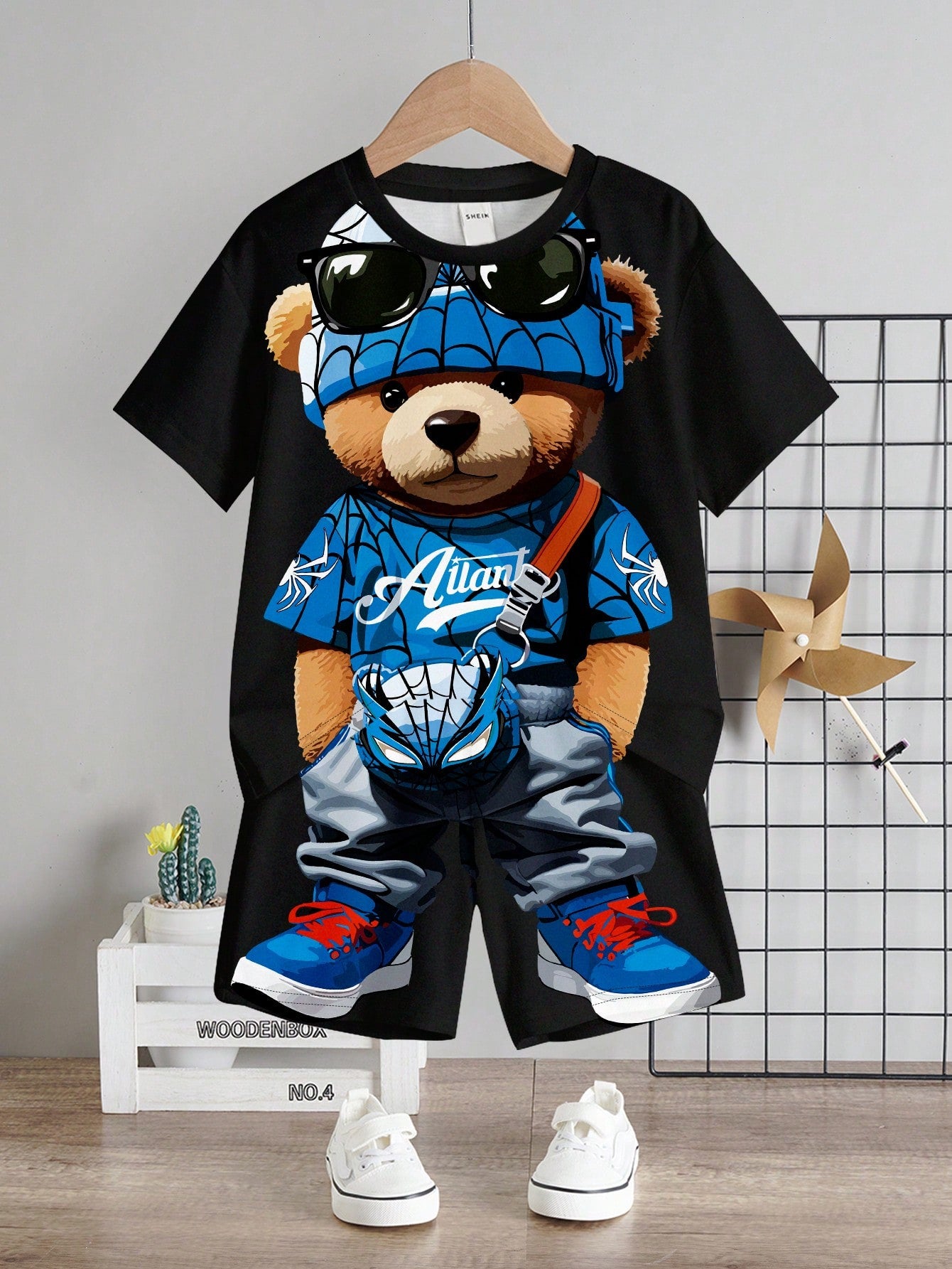 Young Boy Casual Simple Cartoon Bear Pattern Short Sleeve And Shorts Suit, Suitable For Summer